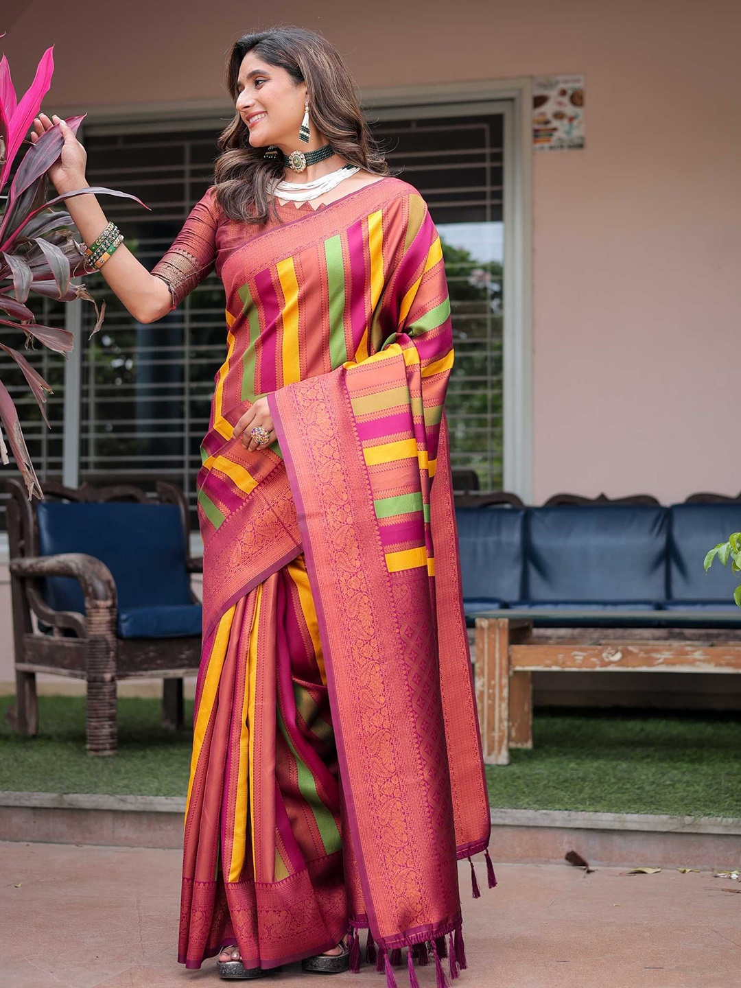 

Kandora Woven Design Zari Pure Silk Kanjeevaram Saree, Red