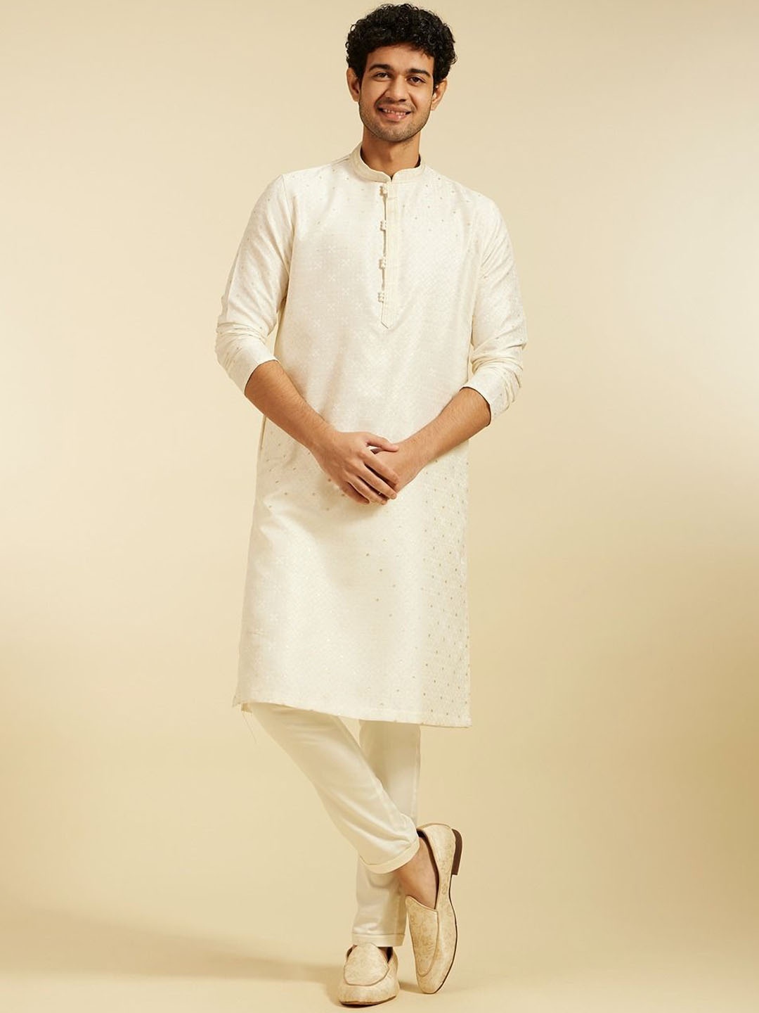 

Diwas by Manyavar Thread Work Mandarin Collar Straight Kurta, Cream