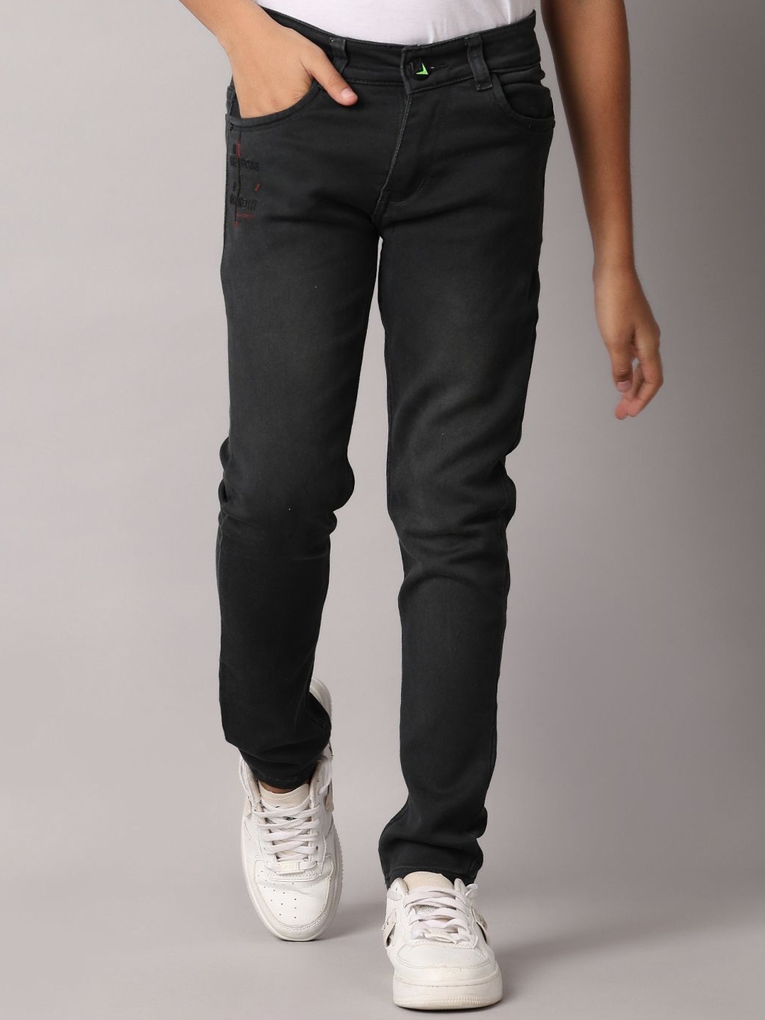 

V-Mart Boys Mid-Rise Regular Fit Jeans, Green