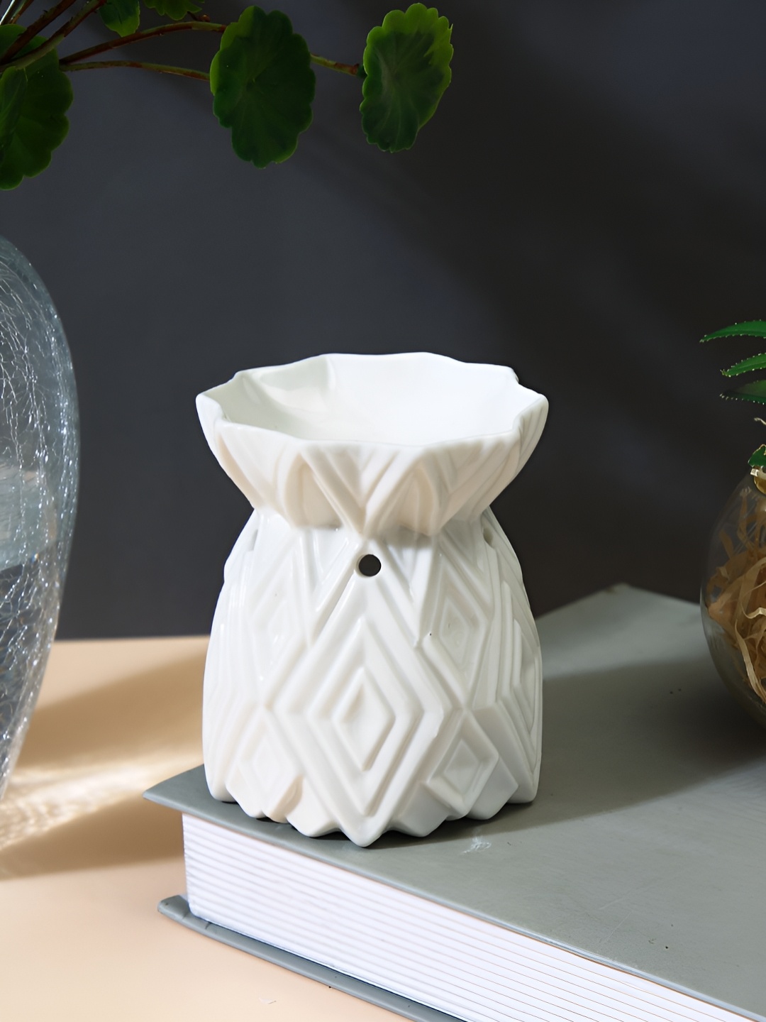 

TAYHAA White Textured Ceramic Candle Holder