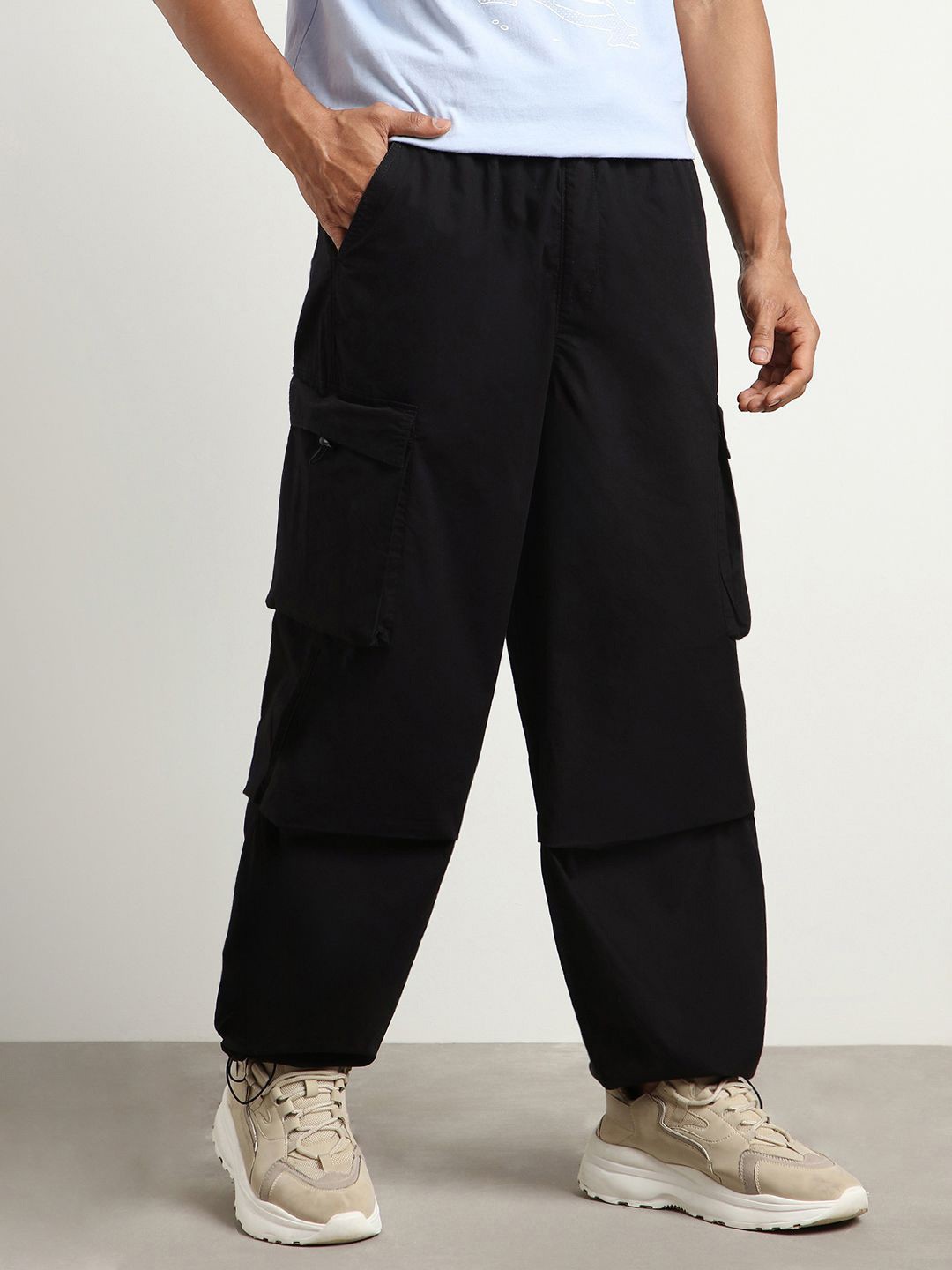 

NOBERO Men Oversized Loose Fit Pure Cotton Cargo Parachute Pants, Black