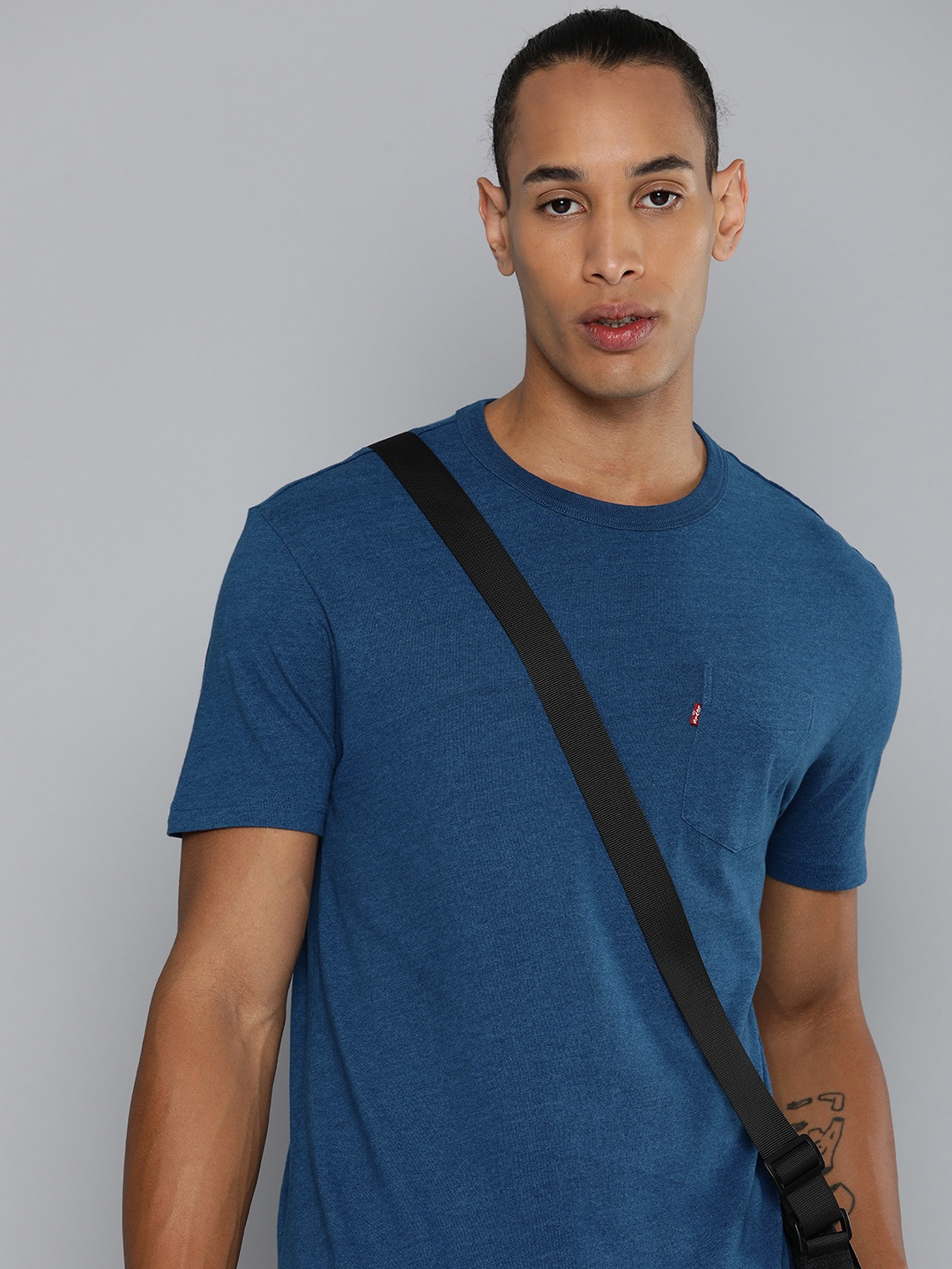 

Levis Pure Cotton Slim Fit T-shirt, Blue