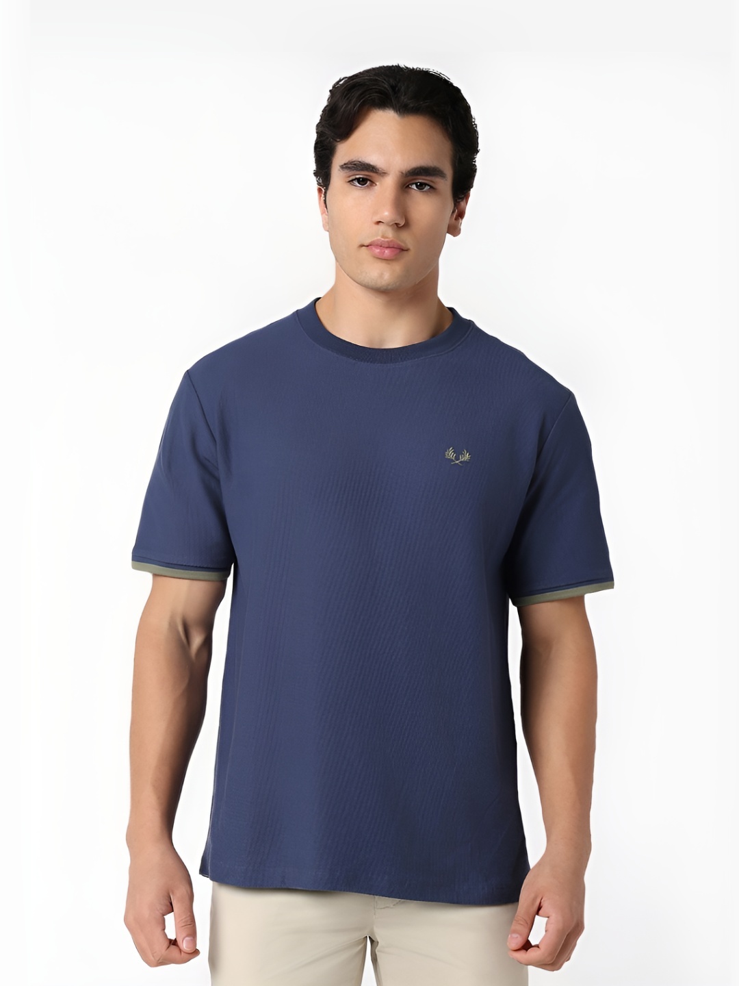 

R&B Men Solid Round Neck Cotton T-shirt, Blue