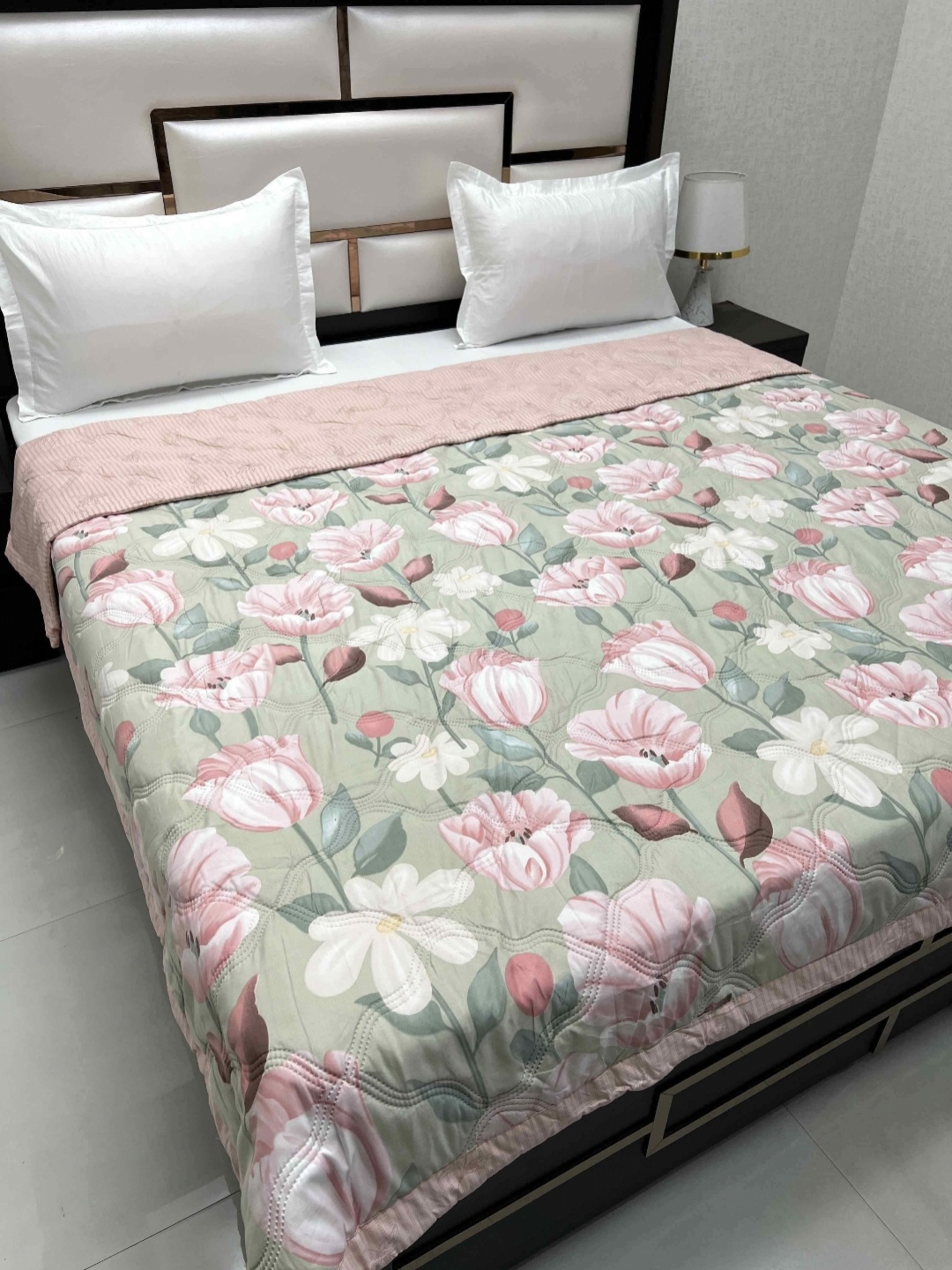 

Pure Decor Doze Green & Pink Floral AC Room 210 GSM Reversible King Double Bed Comforter