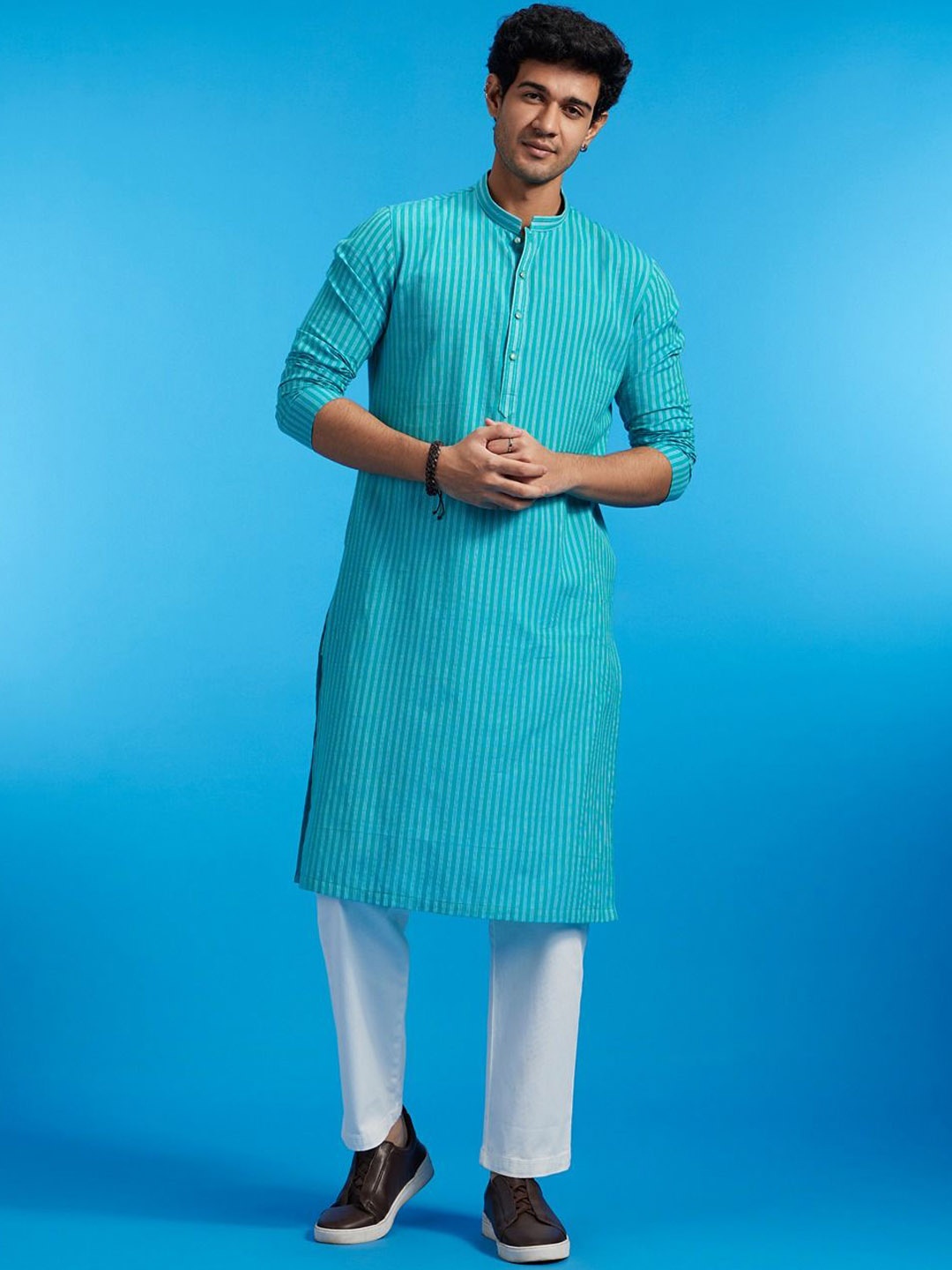 

Diwas by Manyavar Striped Mandarin Collar Cotton Straight Kurta, Turquoise blue