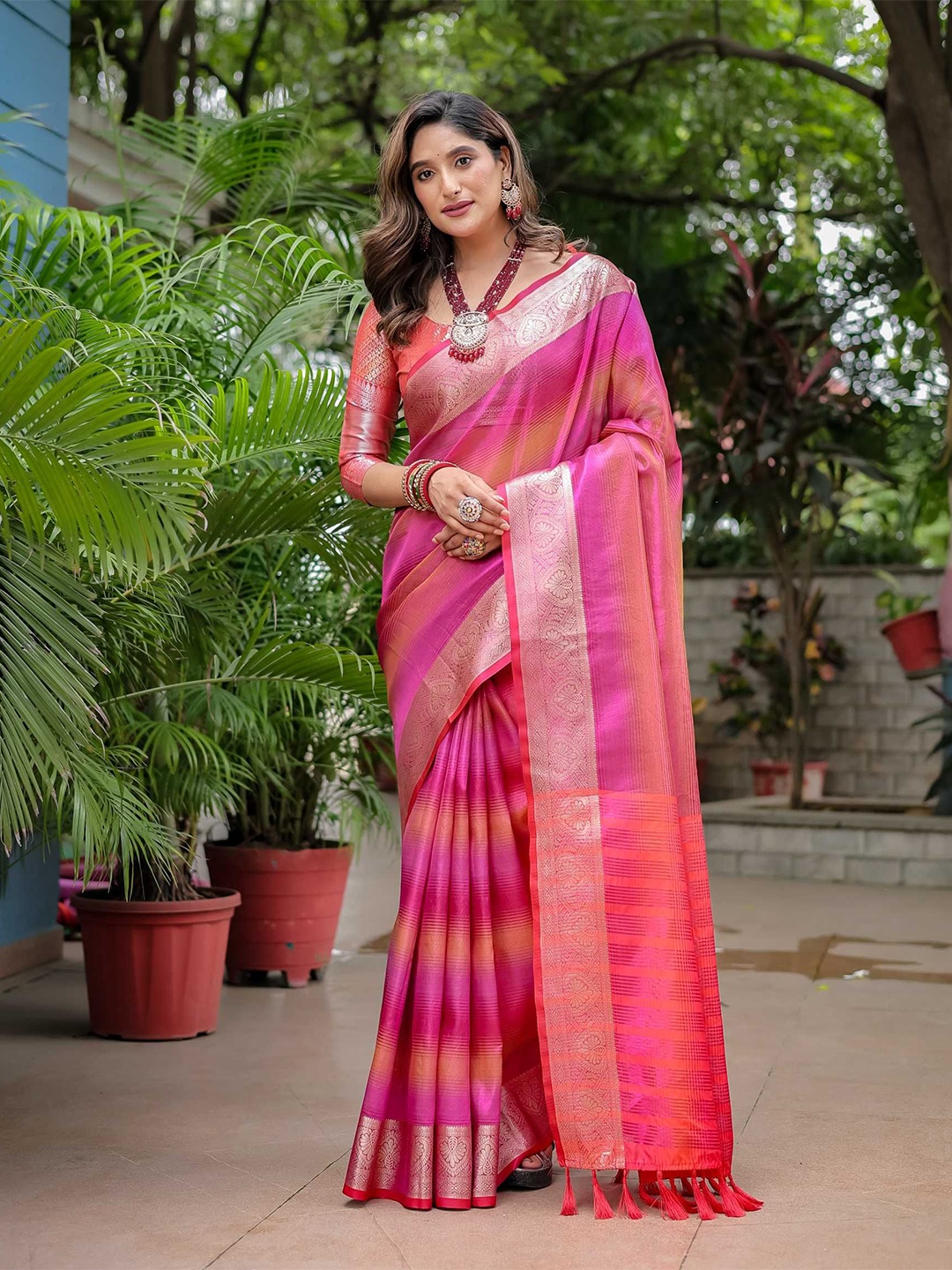 

Kandora Striped Zari Pure Silk Banarasi Saree, Pink