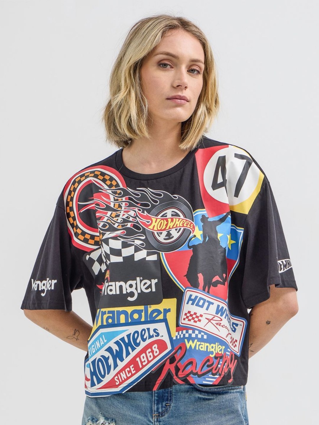 

Wrangler Graphic Printed Drop-Shoulder Sleeves Pure Cotton Boxy T-shirt, Black