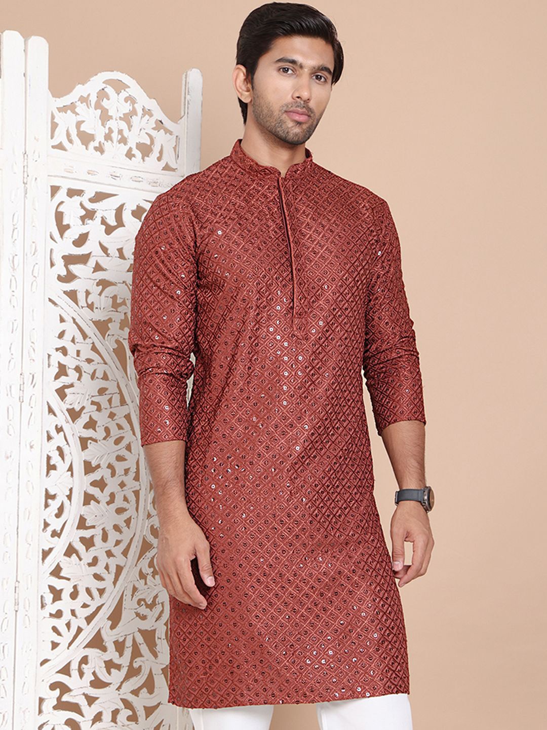 

Jompers Men Geometric Embroidered Sequinned Kurta, Brown