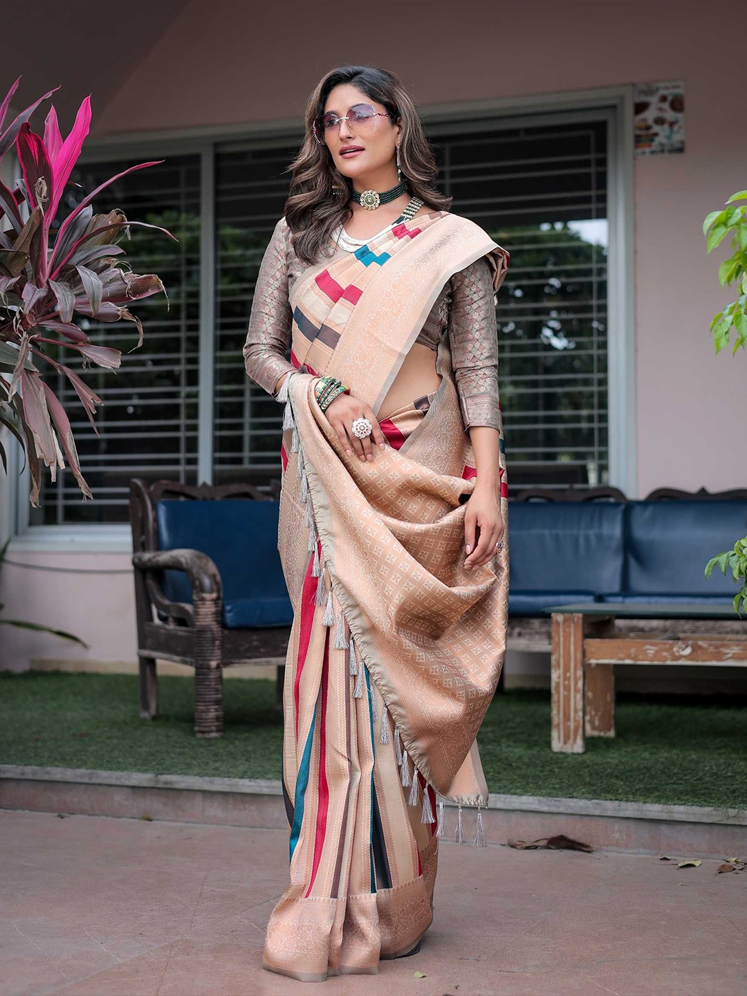 

Kandora Woven Design Zari Pure Silk Kanjeevaram Saree, Beige