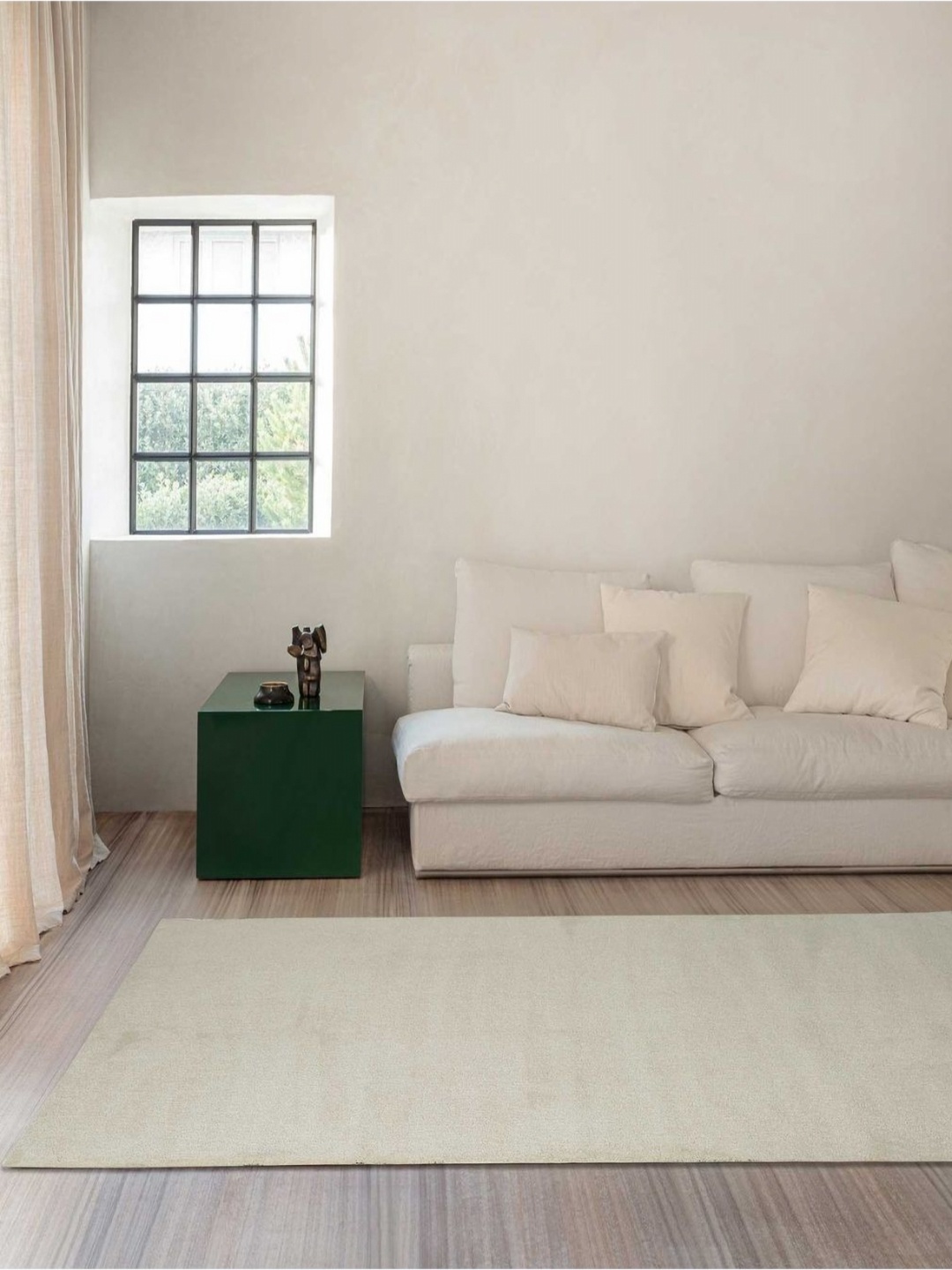 

DDecor White Anti-Skid Rectangular Carpet