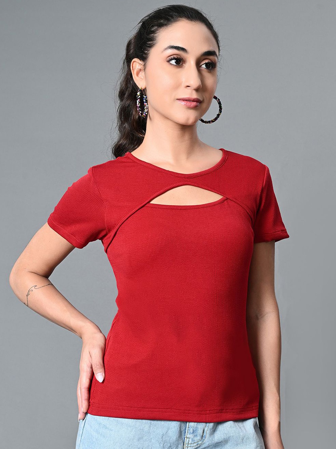 

The Roadster Lifestyle Co Cut-out Round Neck Short Sleeves Top, Maroon