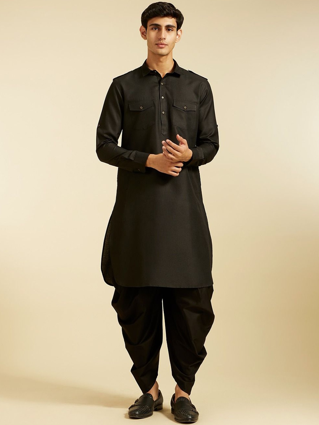 

Diwas by Manyavar Shirt Collar Cuffed Sleeves Pathani Kurta, Black