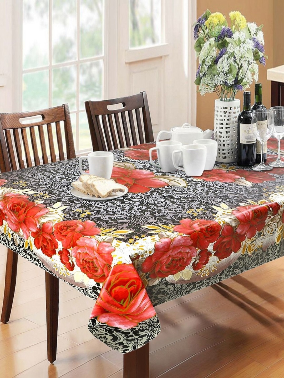 

LooMantha Black Floral Waterproof 6-Seater Table Cover