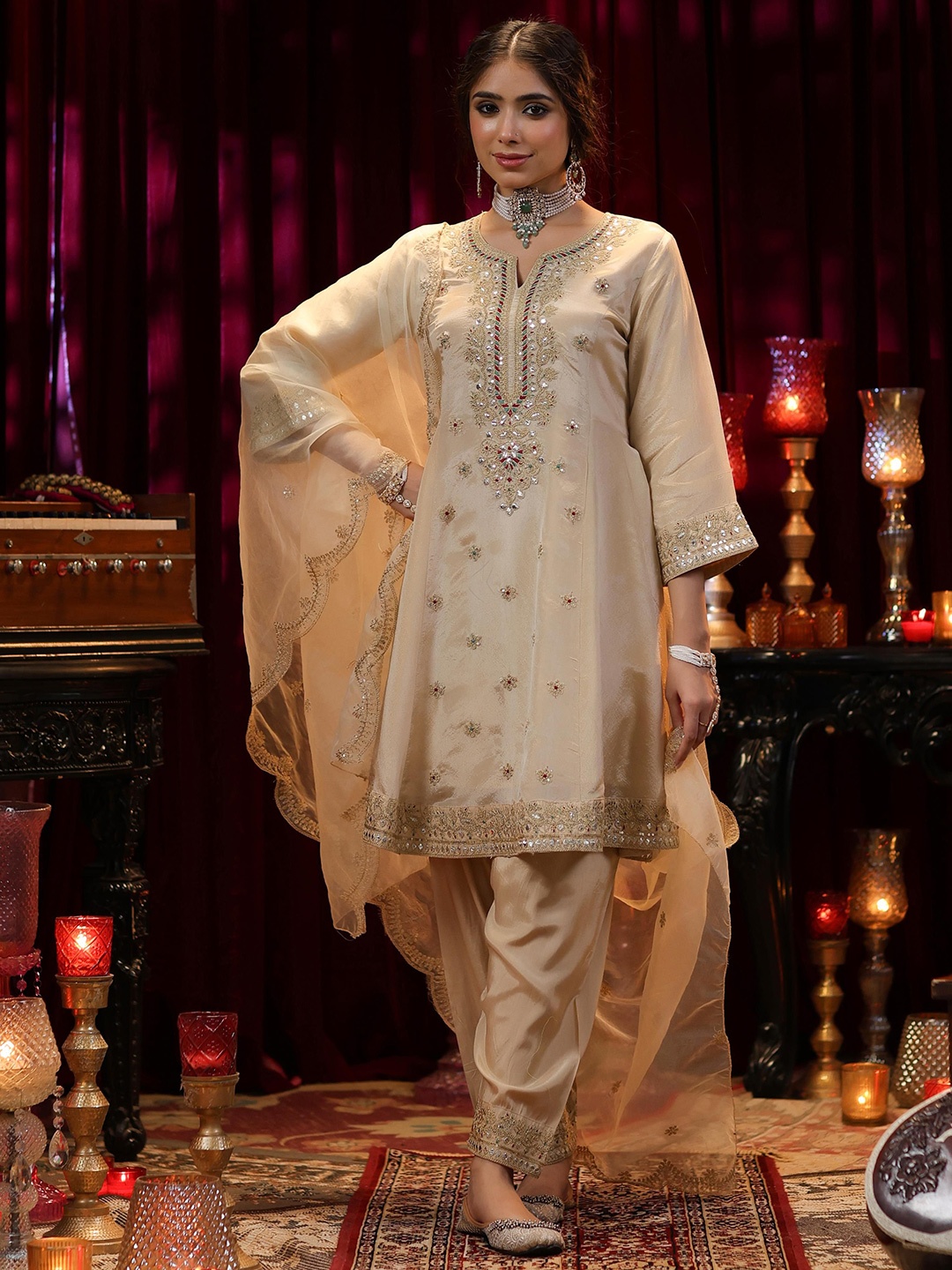 

SCAKHI Ethnic Motifs Embroidered Sequinned Kurta With Salwar & Dupatta, Beige