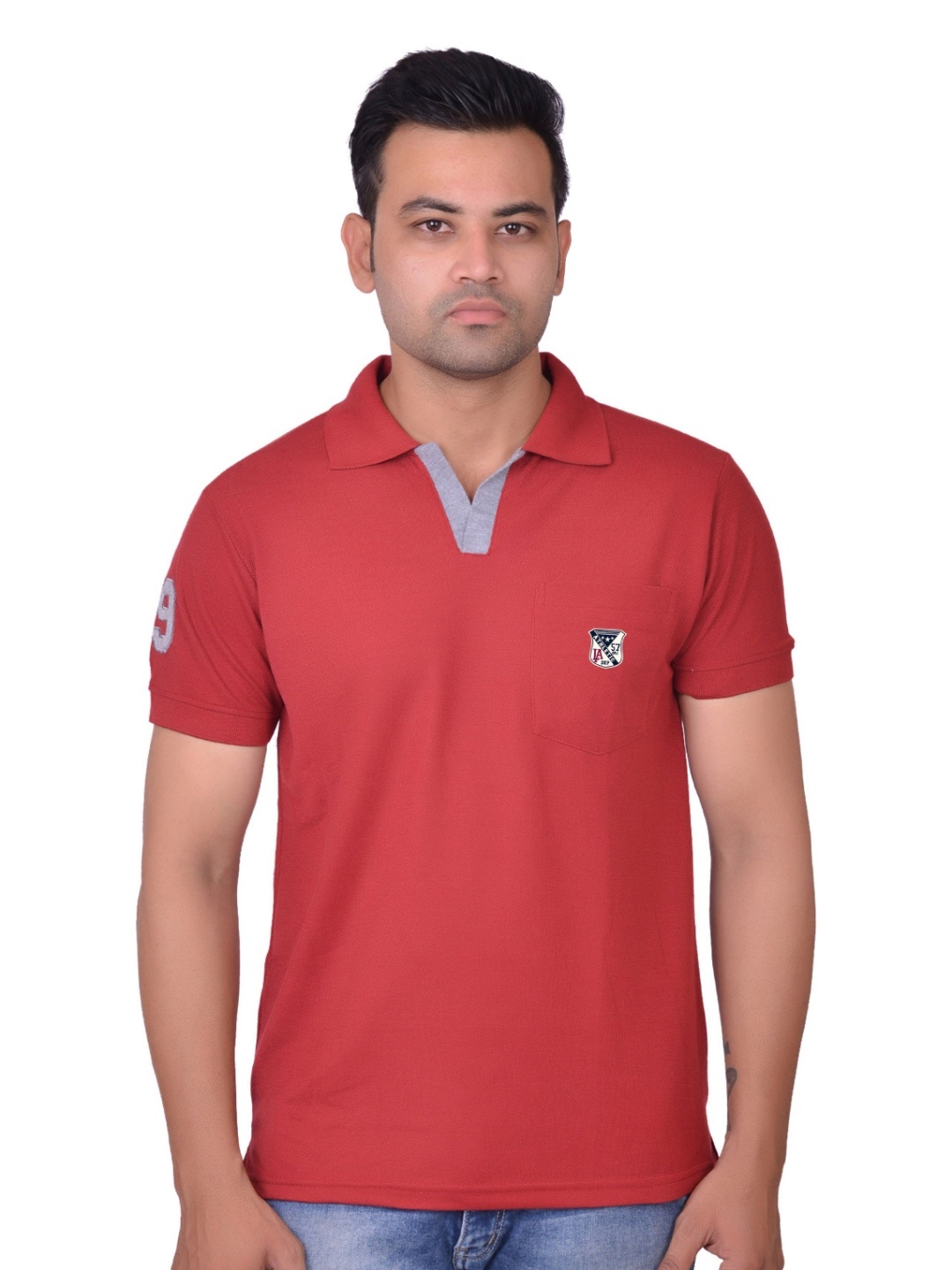 

LA MILANO Men Polo Collar Applique Slim Fit T-shirt, Maroon