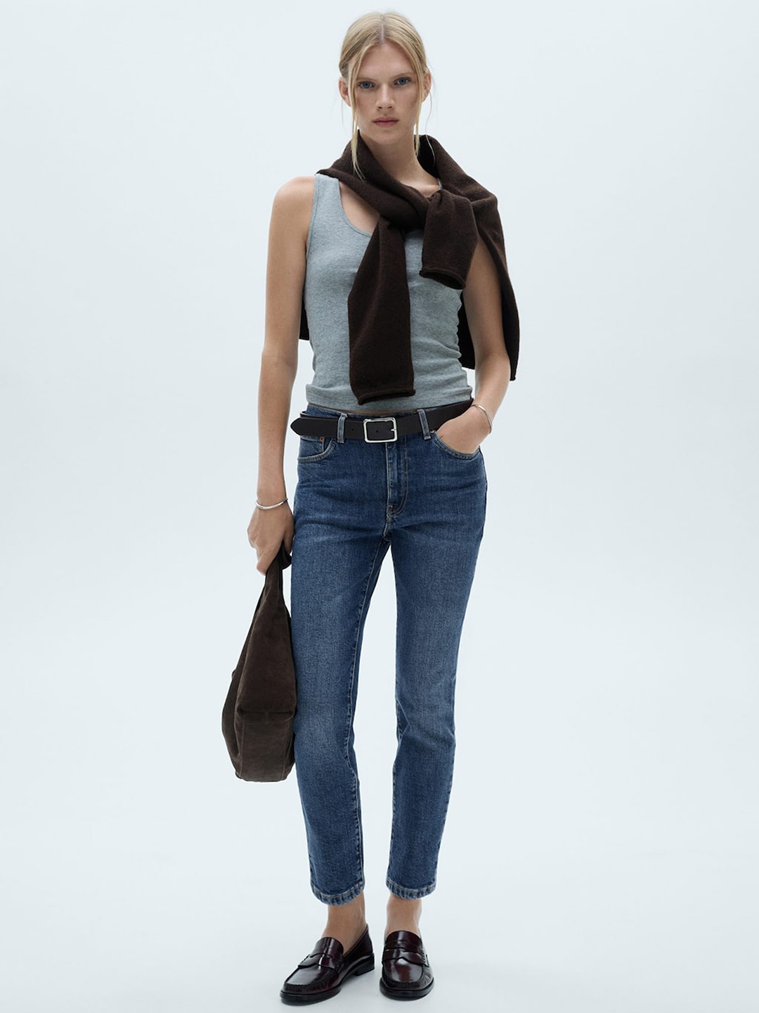 

MANGO Women Slim Fit Light Fade Stretchable Cropped Jeans, Blue