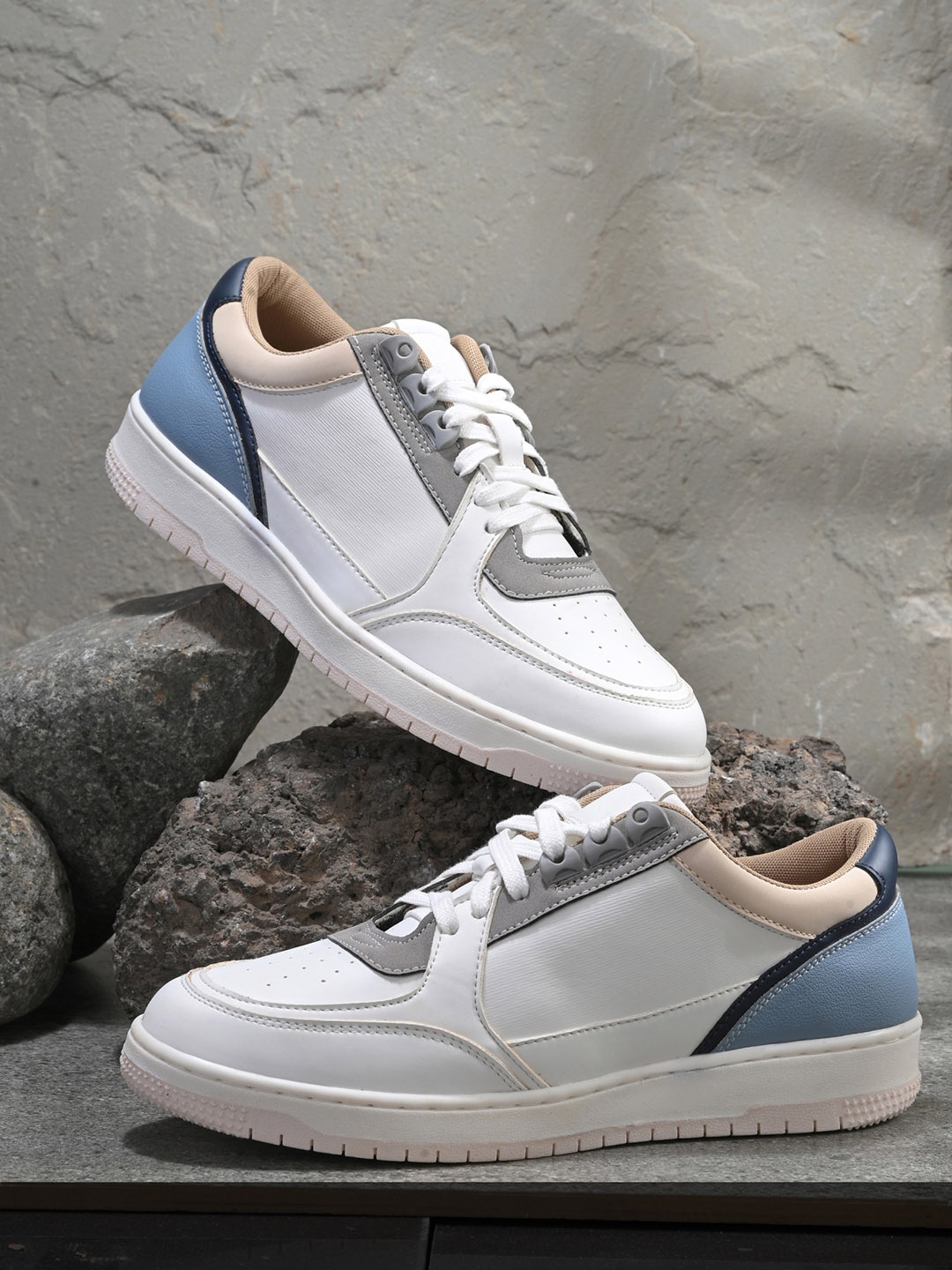 

Mast & Harbour Men Sneakers, White