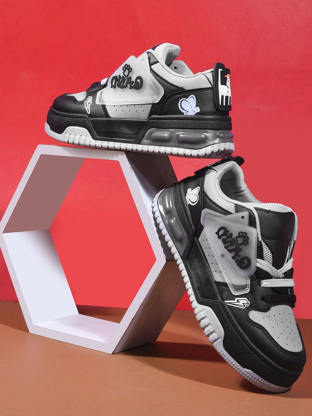 

THE WHITE POLE Women Sneakers, Black