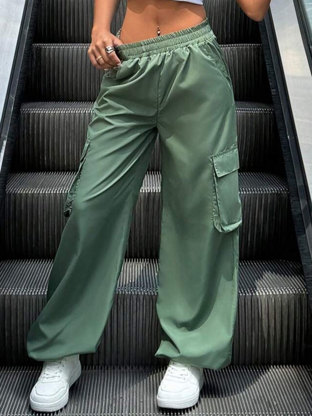 

BROADSTAR Women Solid Smart Loose Fit High-Rise Easy Wash Cargos Trousers, Green