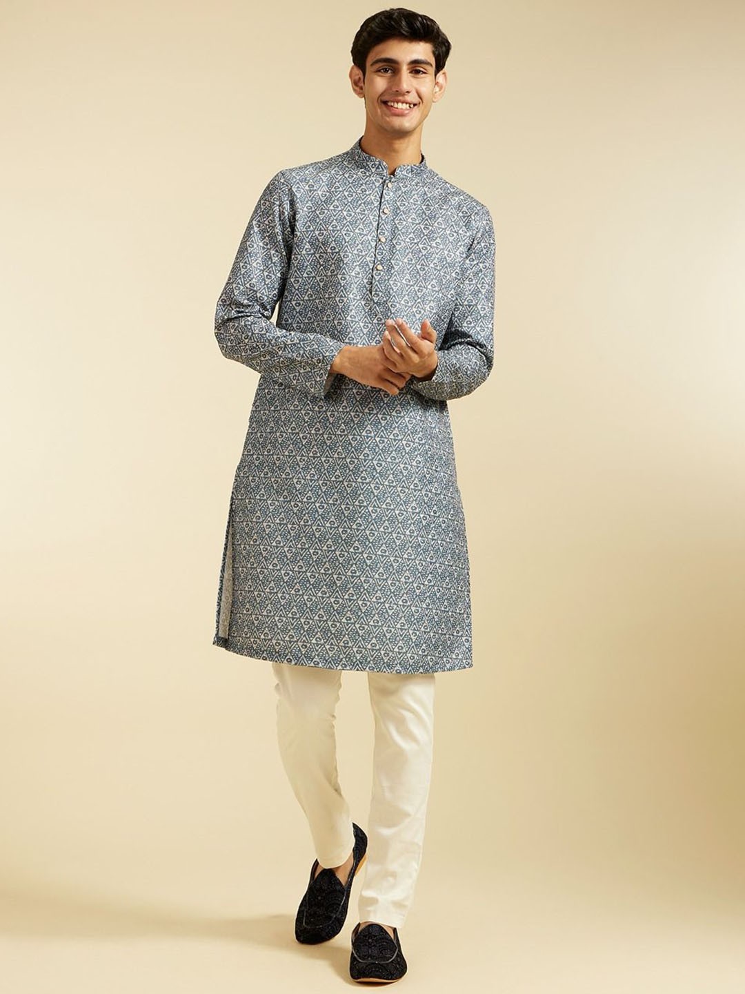 

Diwas by Manyavar Geometric Printed Mandarin Collar Thread Work Kurta, Grey
