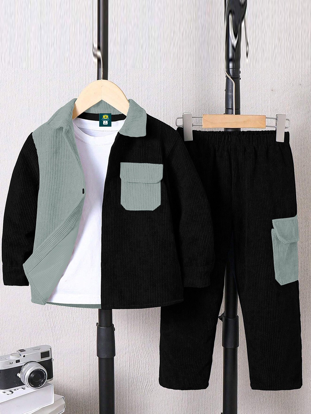 

Emblica Unisex Kids Colourblocked T-shirt and Shirt with Trousers, Black