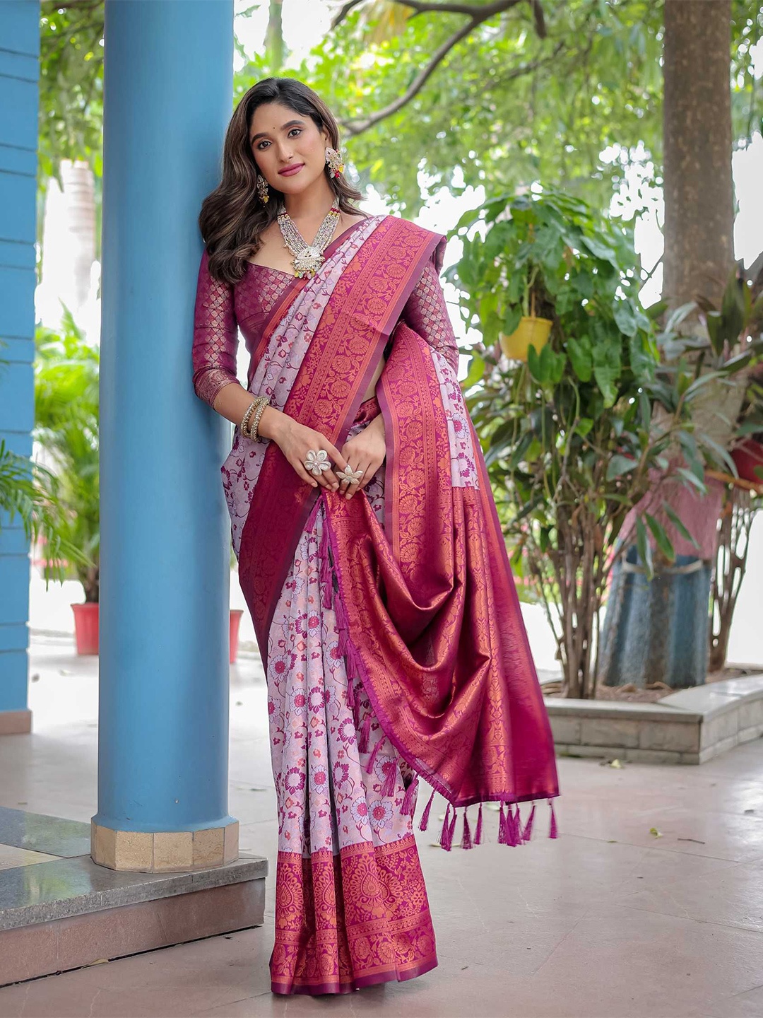 

Kandora Woven Design Zari Pure Silk Banarasi Saree, Pink