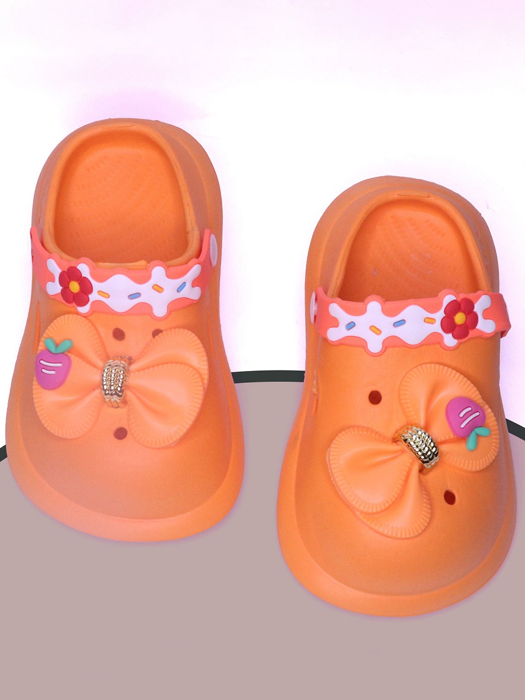 

FEETWELL SHOES Girls Croslite Clogs, Orange
