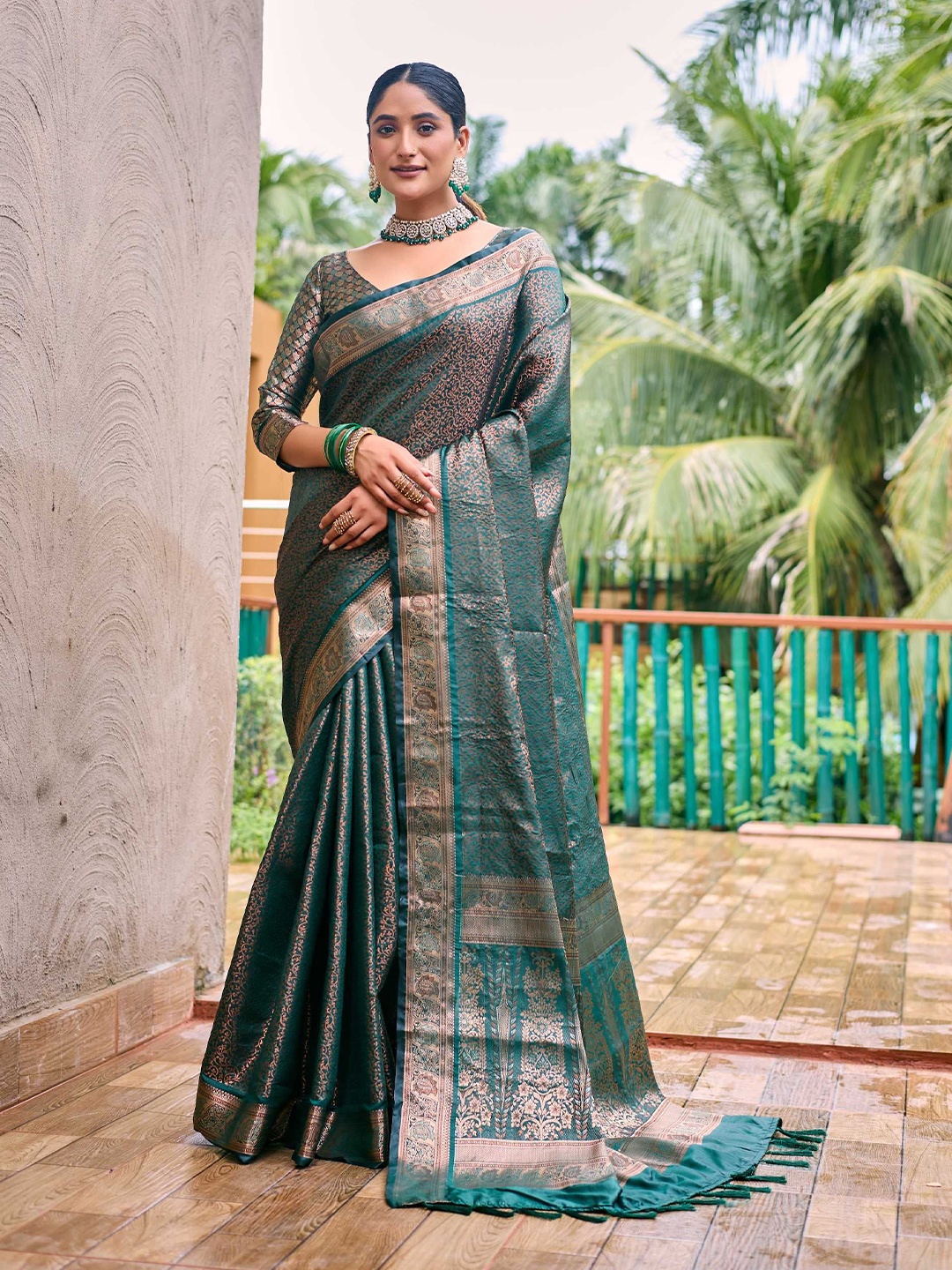 

Kandora Woven Design Zari Pure Silk Kanjeevaram Saree, Green