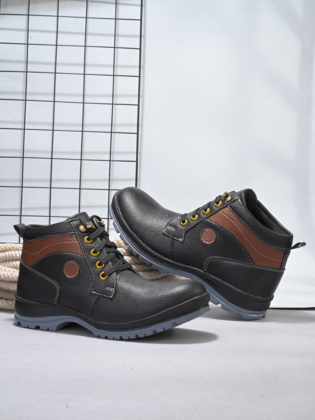 

Layasa Men Lace-Up Regular Boots, Black