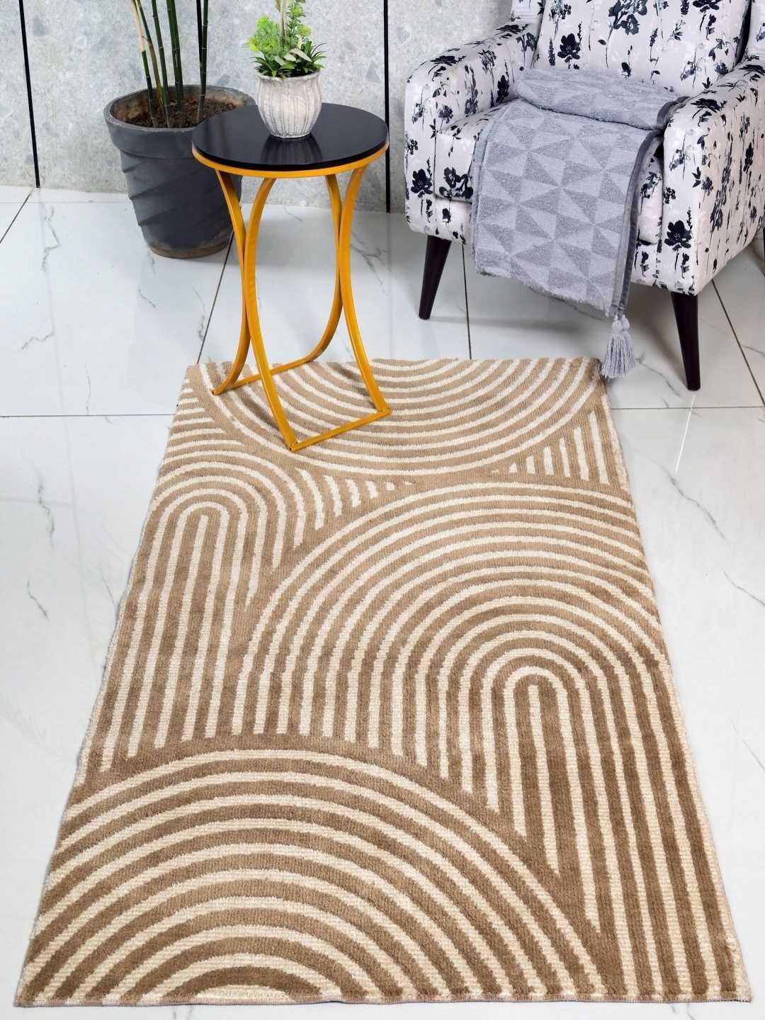 

Saral Home Beige & Brown Geometric Anti-Skid Carpet