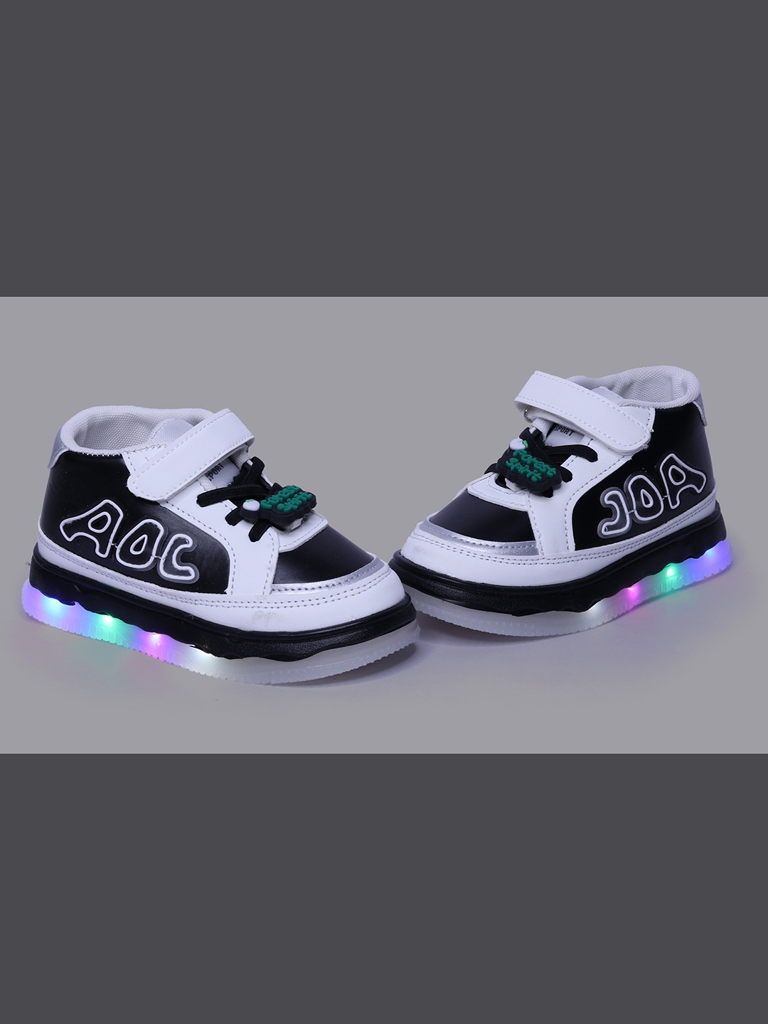 

NEW STEPS Unisex Kids PU Sneakers, Black