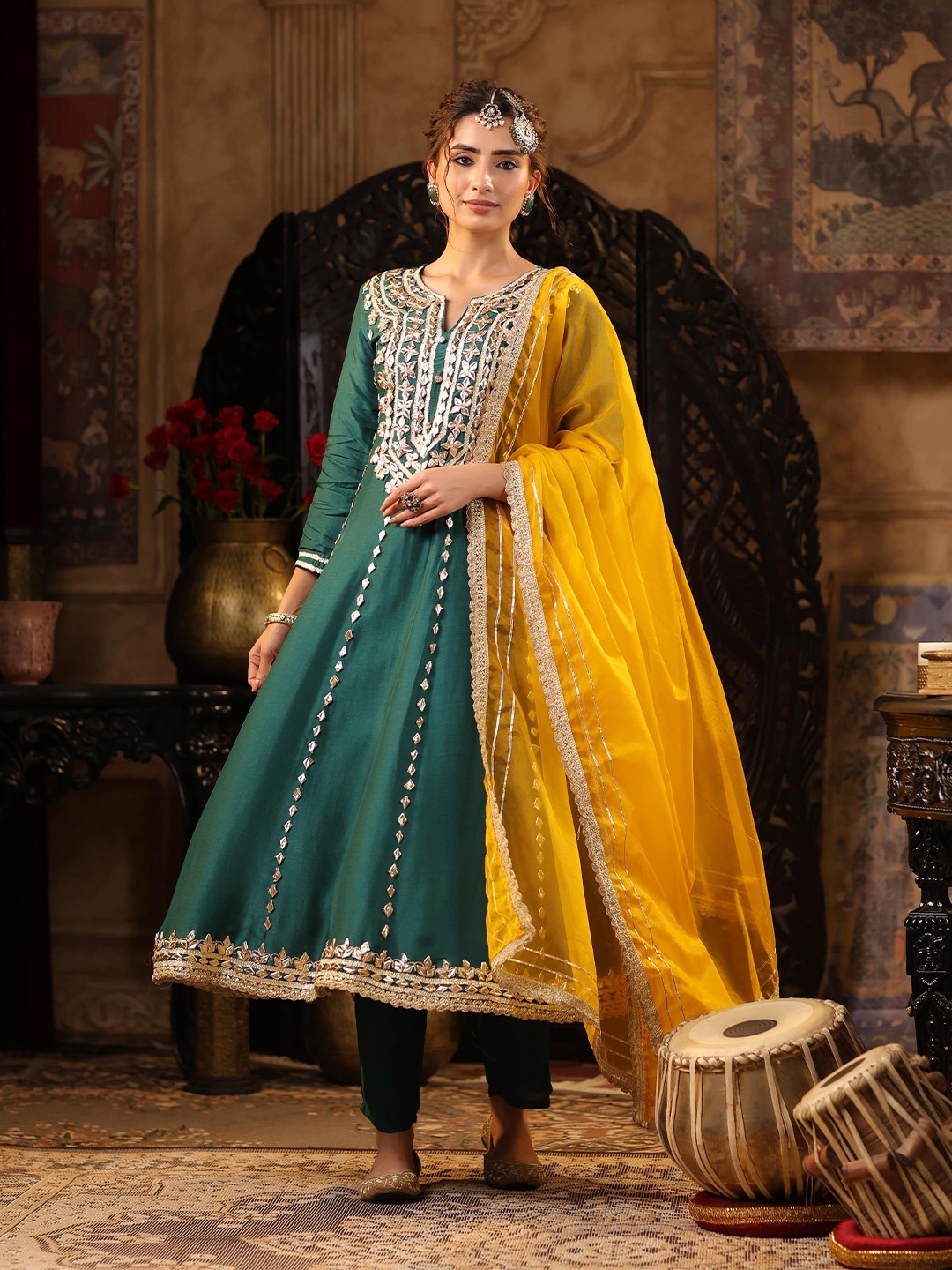 

SCAKHI Embroidered Panelled Dupion Silk Anarkali Kurta with Trousers & Dupatta, Green