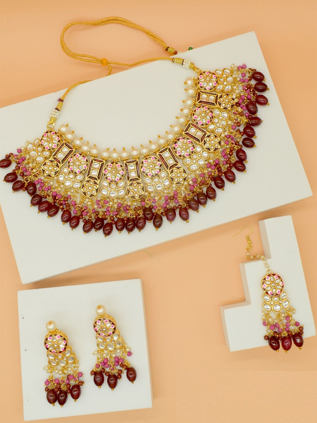 

TISHUL JEWELS Gold Plated & Kundan Studded Jewellery Set