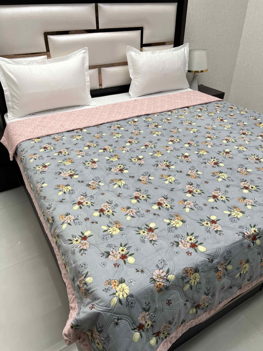 

Pure Decor Doze Blue & Pink Floral AC Room 233 GSM Reversible King Double Bed Comforter