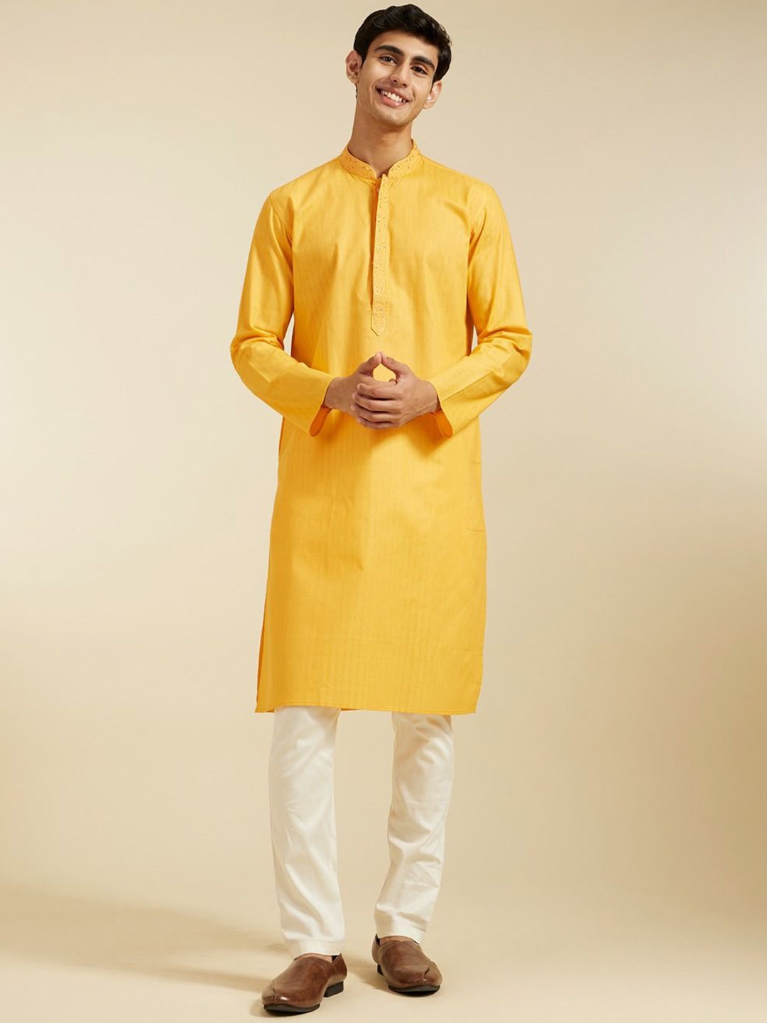 

Diwas by Manyavar Thread Work Mandarin Collar Cotton Straight Kurta, Mustard