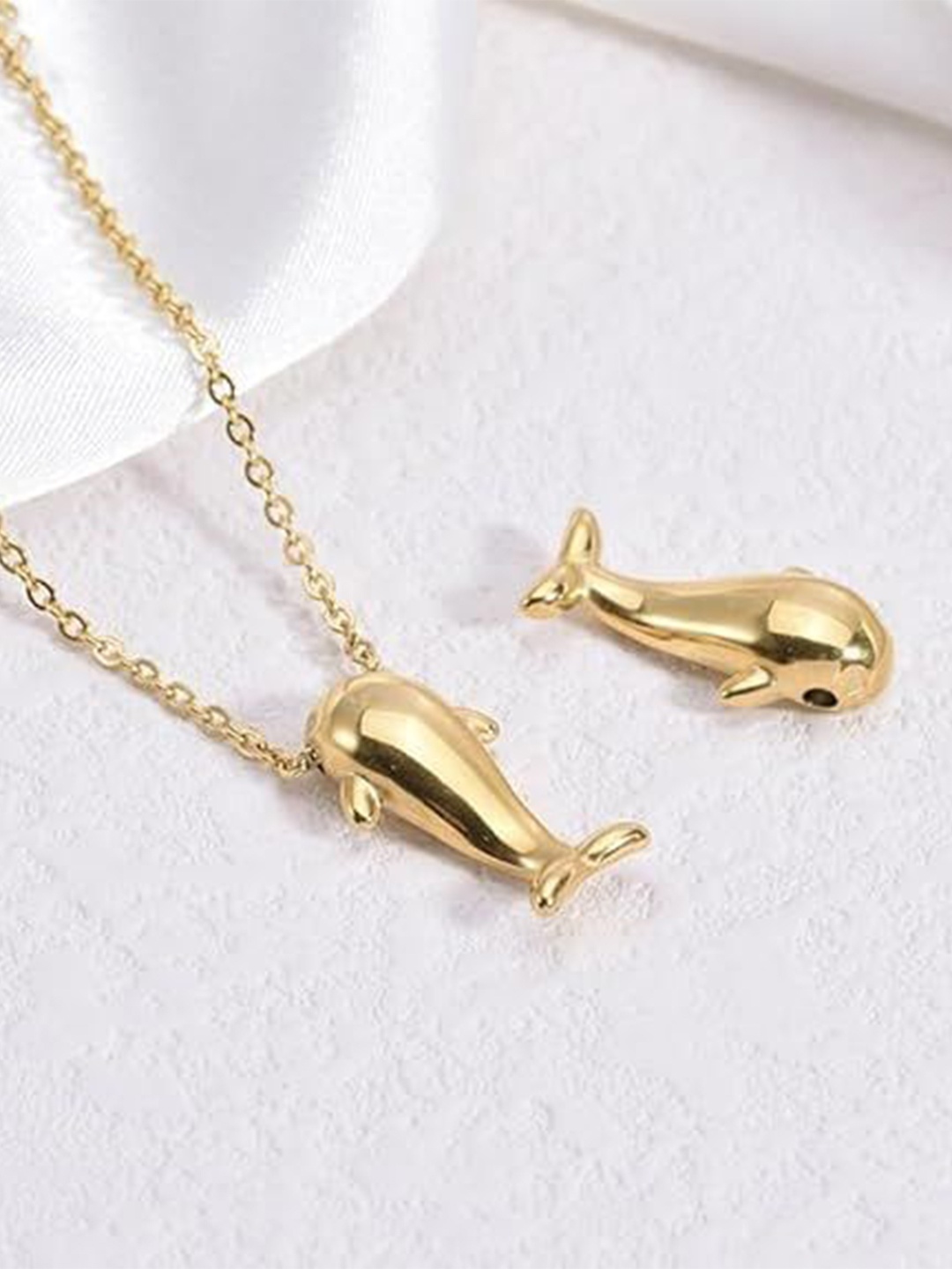 

MEENAZ Gold-Plated Necklace