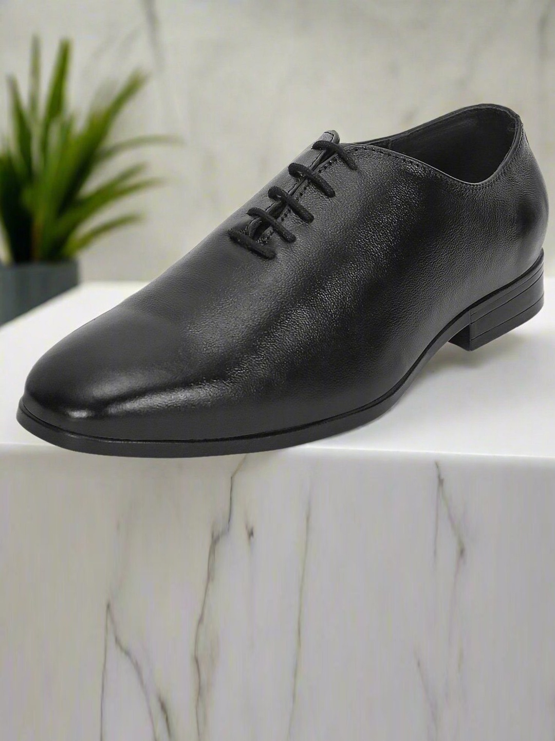 

SeeandWear Men Round Toe Leather Formal Oxfords, Black