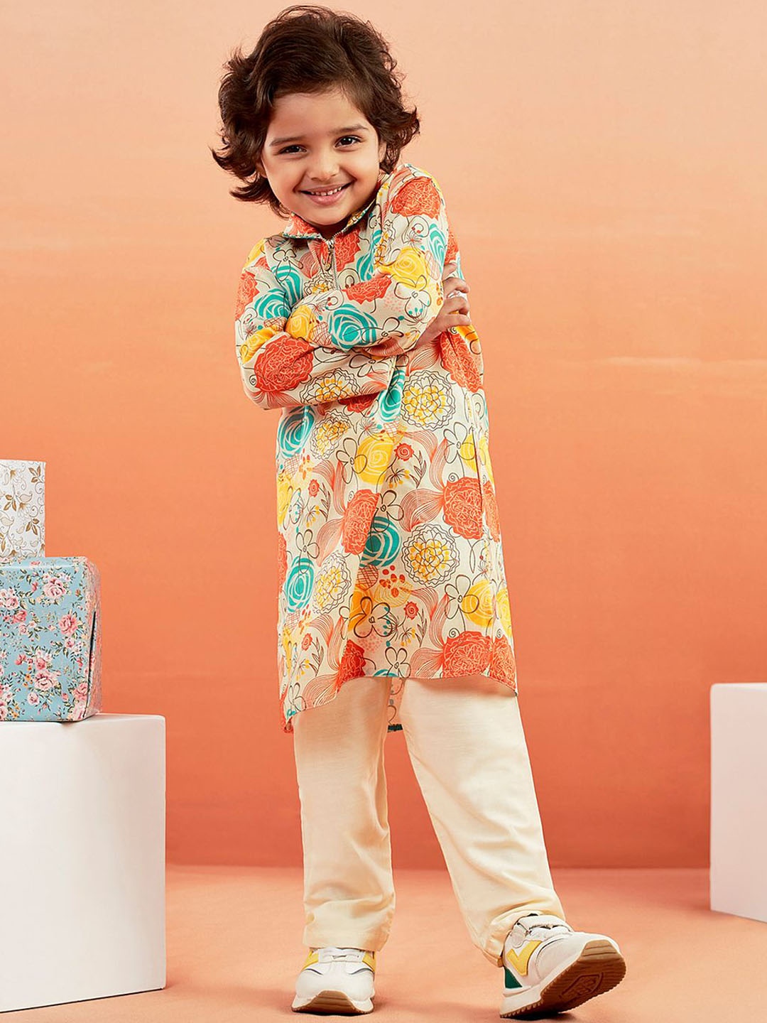 

VASTRAMAY Boys Floral Printed Regular Kurta With Pyjama, White