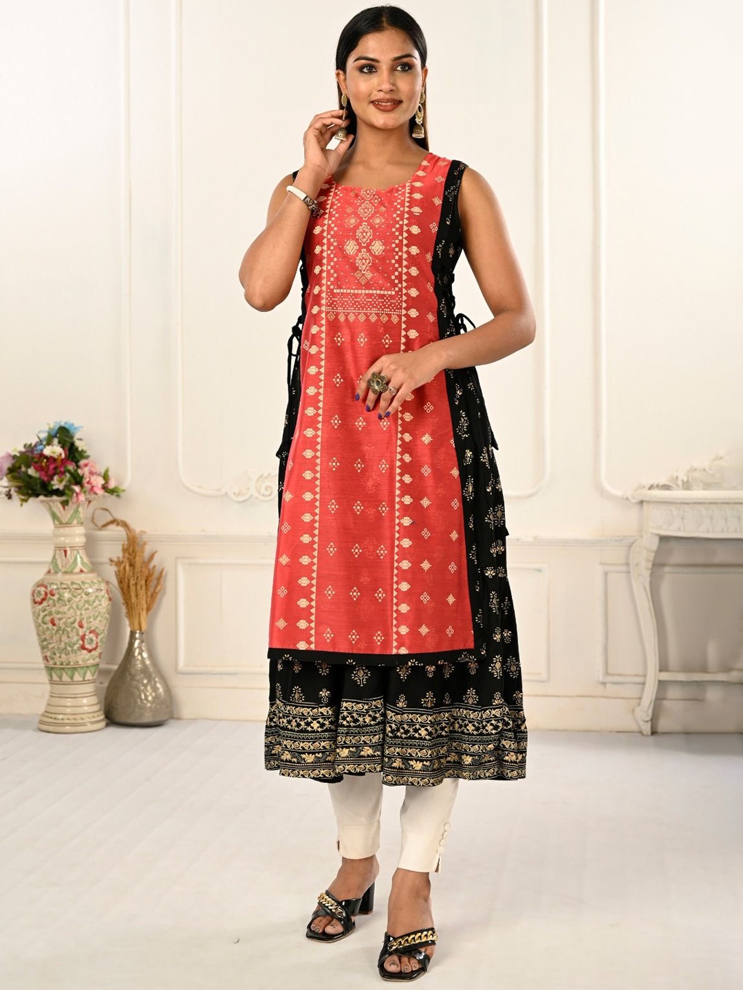 

JIVORA Ethnic Motifs Printed Floral Anarkali Kurta, Black