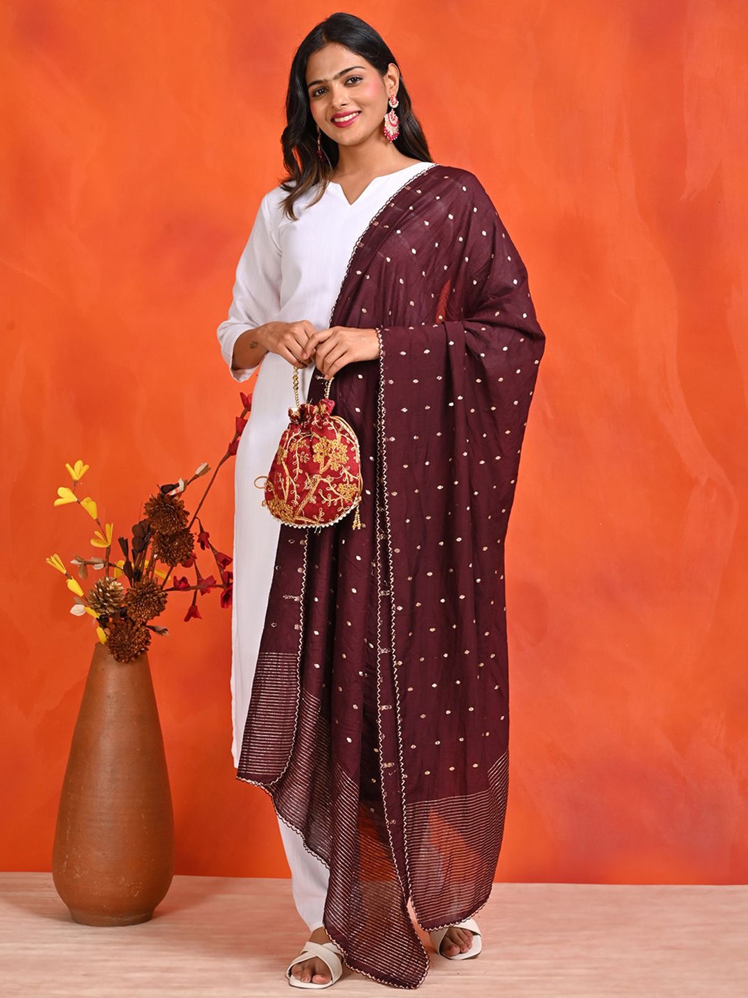 

HELLA FASHIONS Woven Design Dupatta with Zari, Magenta