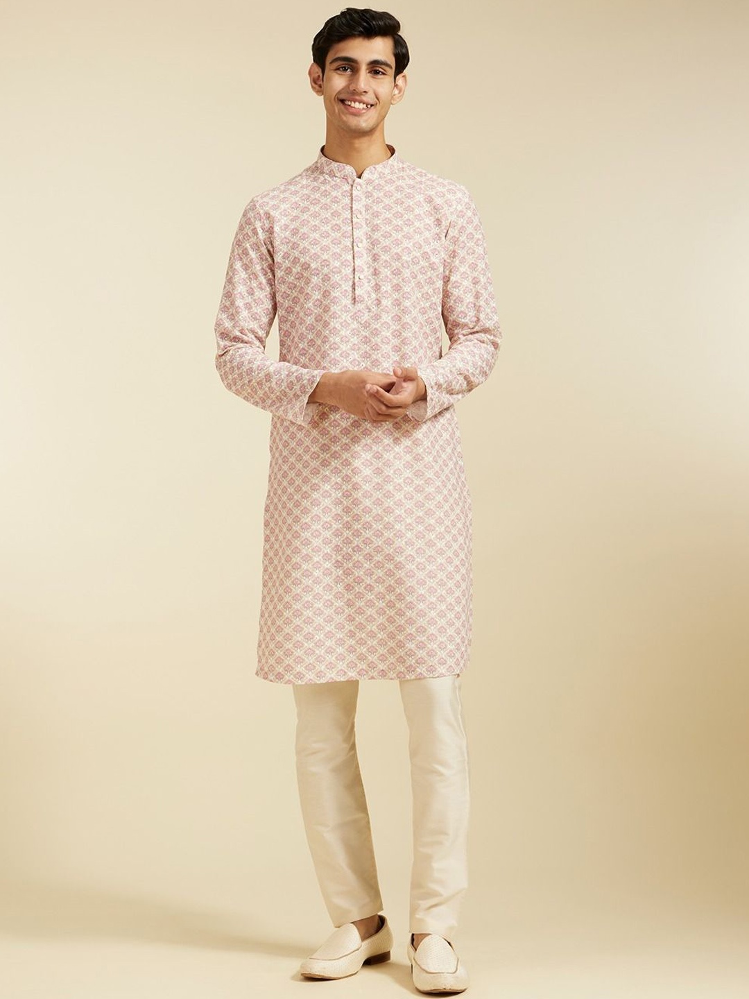 

Diwas by Manyavar Ethnic Motifs Chikankari Embroidered Mandarin Collar Straight Kurta, Pink