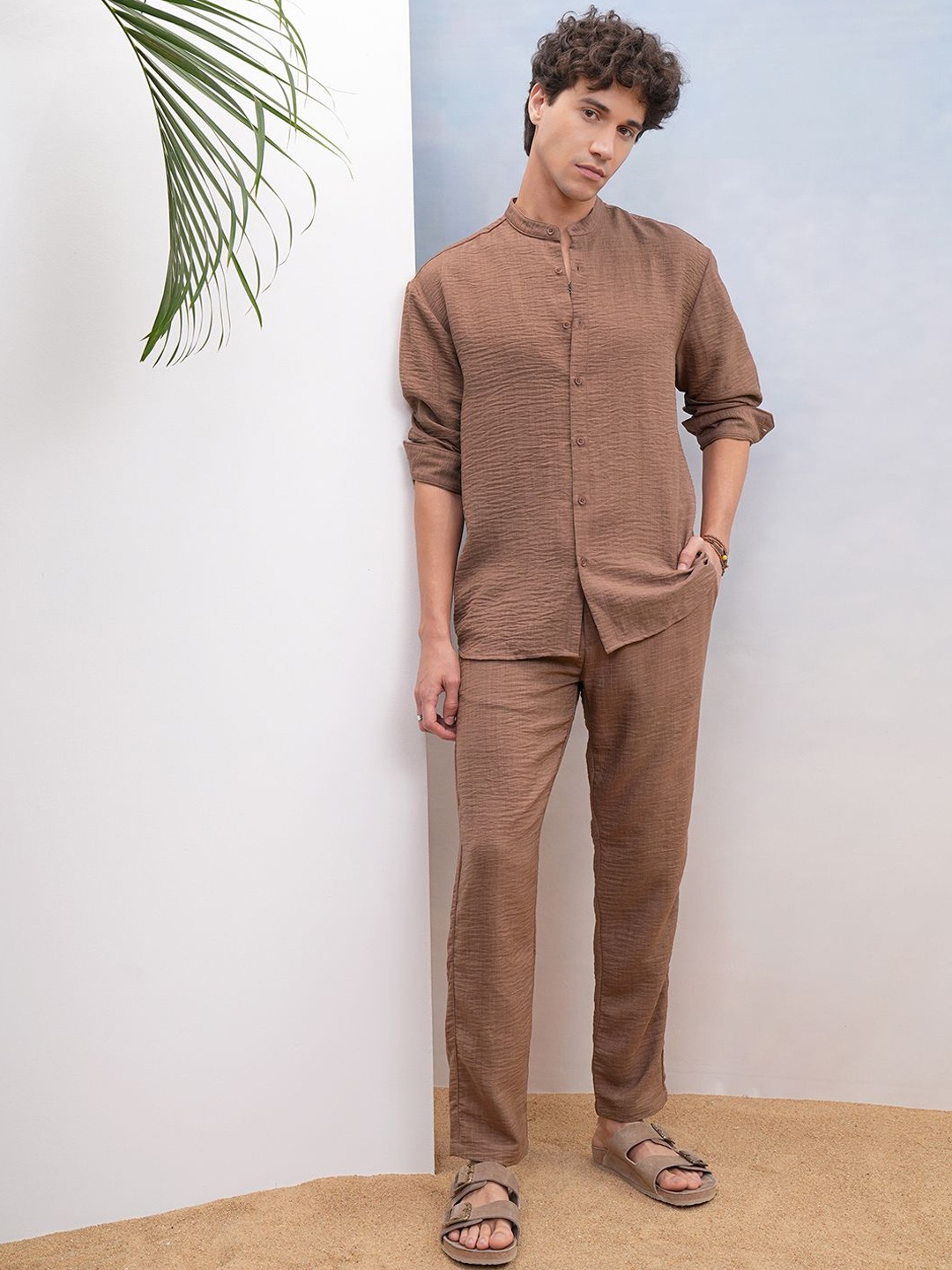 

HIGHLANDER Relaxed-Fit Mandarin Collar Shirt & Trouser, Coffee brown