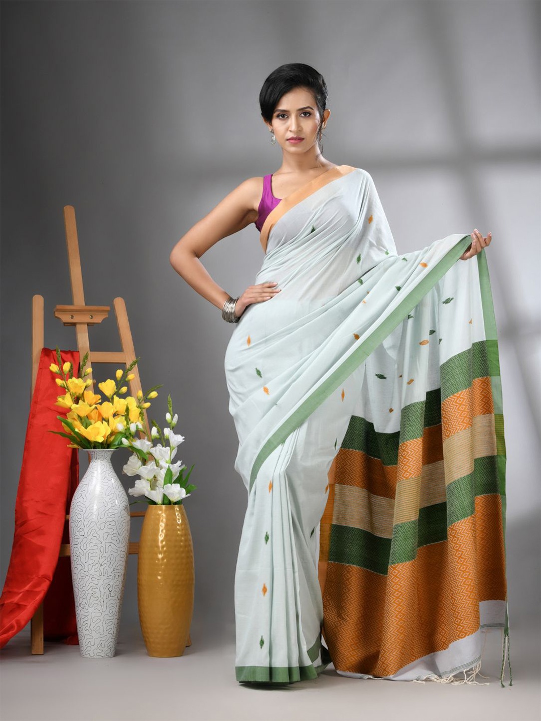 

Charukriti Ethnic Motifs Pure Cotton Saree, Beige