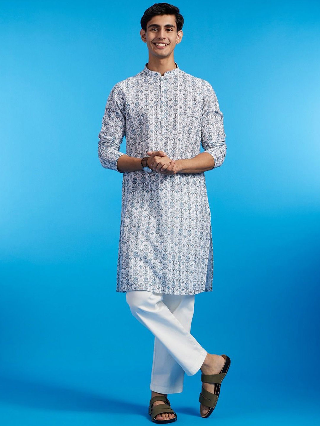 

Diwas by Manyavar Floral Printed & Chikankari Embroidered Mandarin Collar Straight Kurta, White