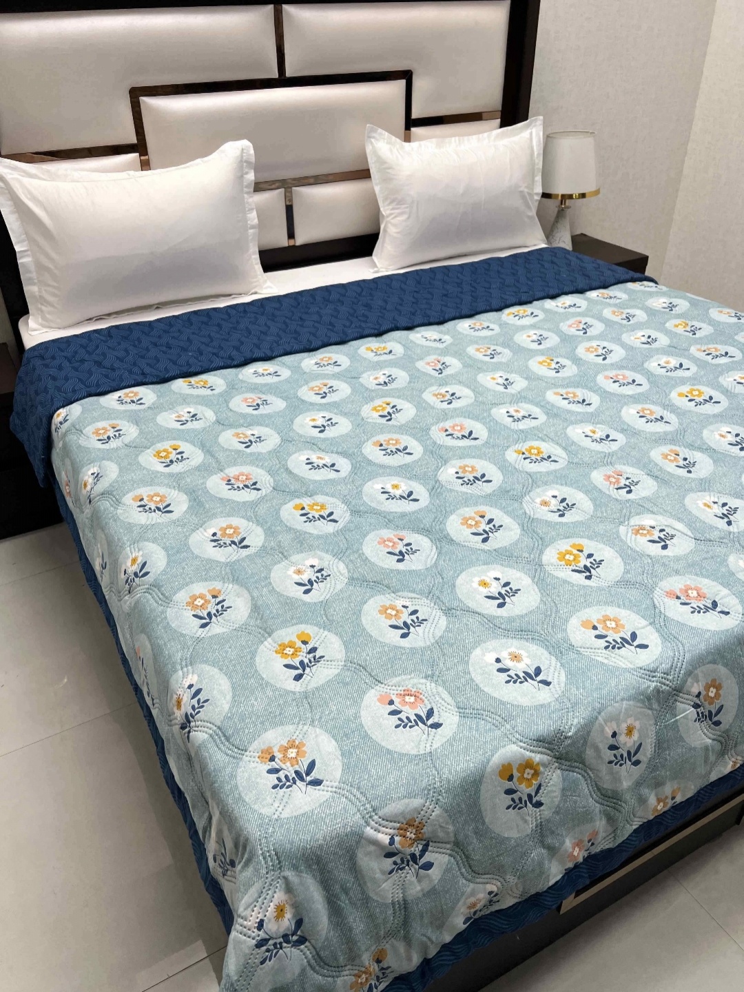 

Pure Decor Doze Blue Floral AC Room 210 GSM Reversible King Double Bed Comforter