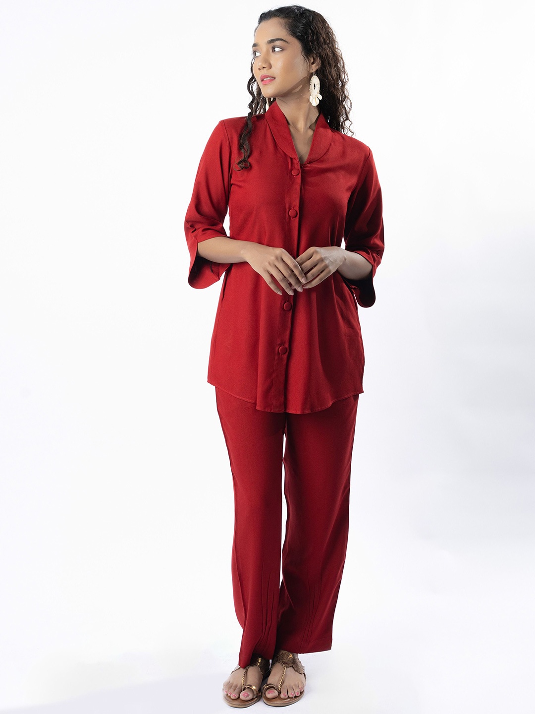 

GULABOSITABO Shawl Collar Three-Quarter Sleeves Top, Maroon