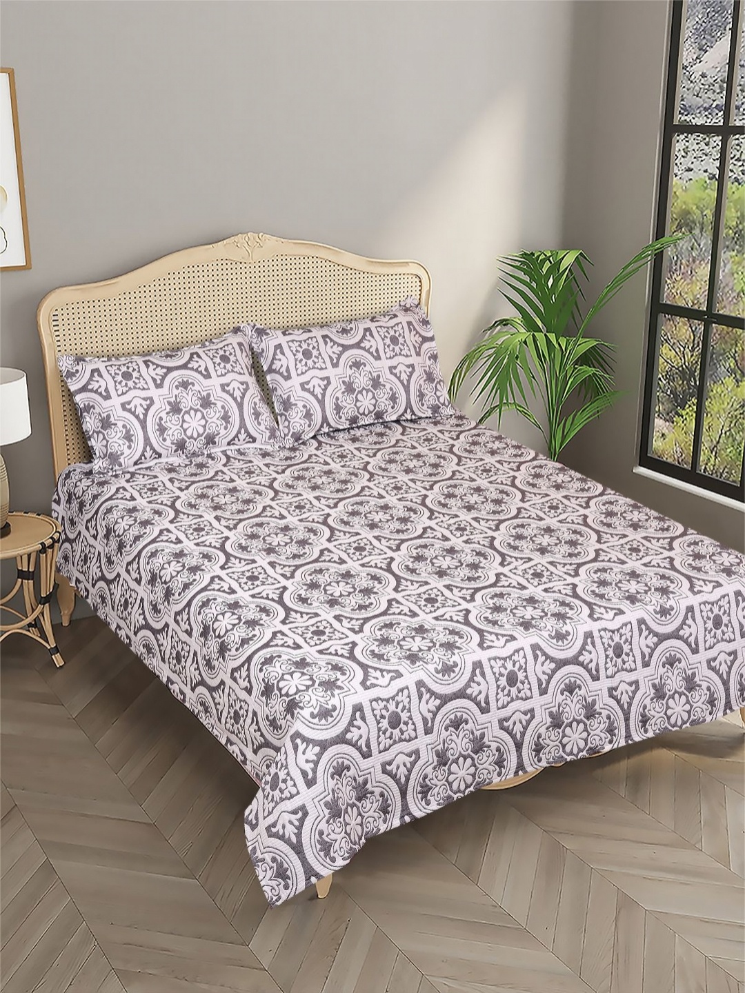 

Myntra Elegant Homes Off White Ethnic Motifs Reversible Queen Bed Cover & 2 Pillow Cover