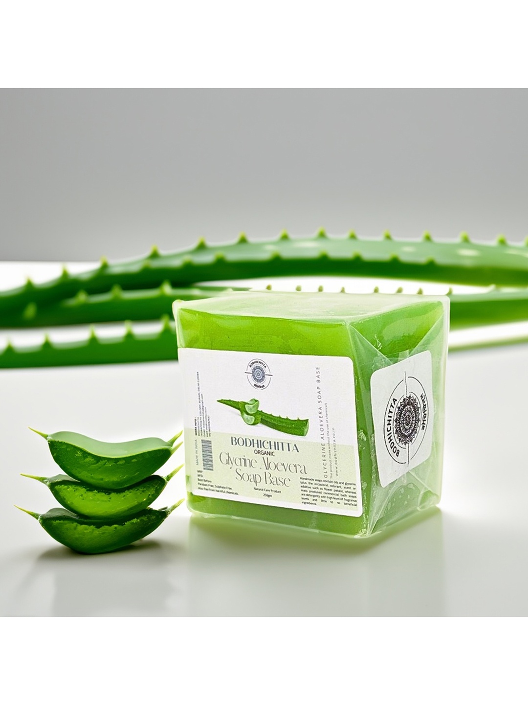

Bodhichitta Aloevera Glycerin Soap Base -250 g, Green