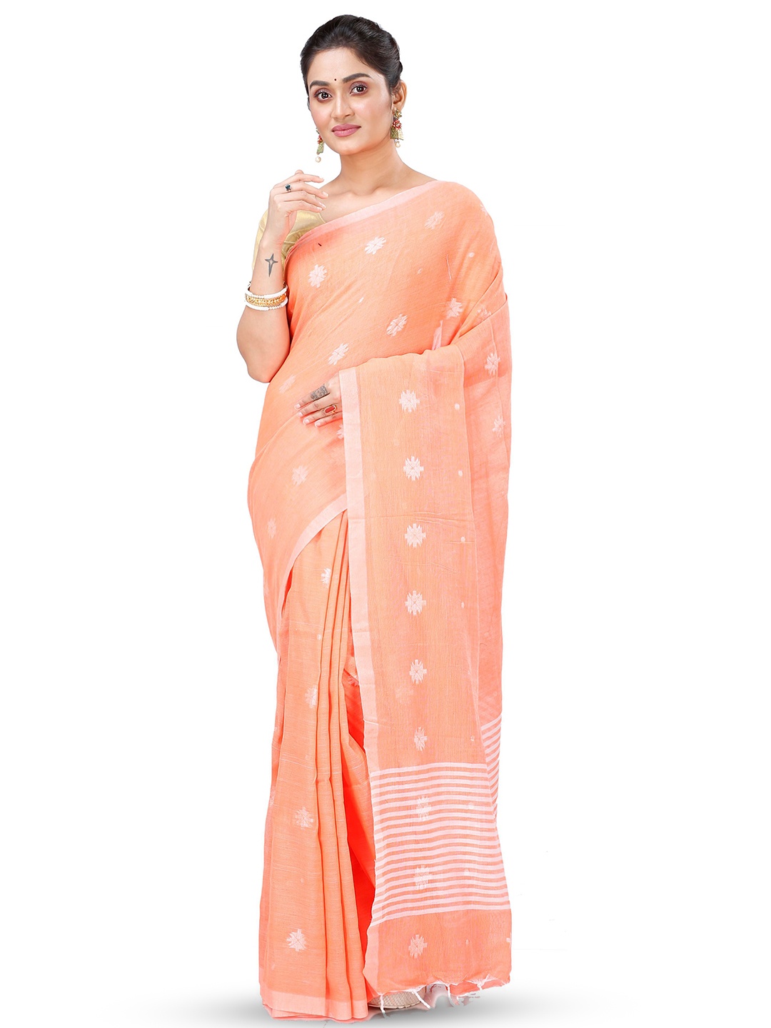 

SUSHRITA BOUTIQUE Woven Design Zari Banarasi Saree, Cream