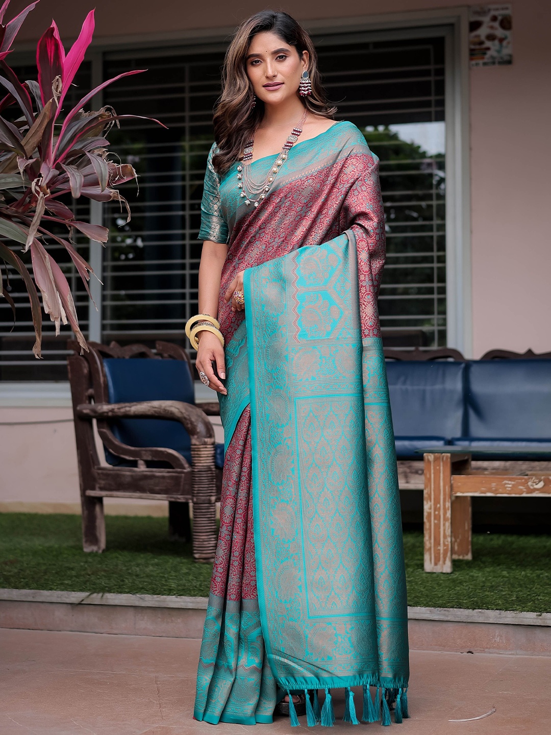 

KIMISHA Woven Design Zari Silk Blend Kanjeevaram Saree, Maroon